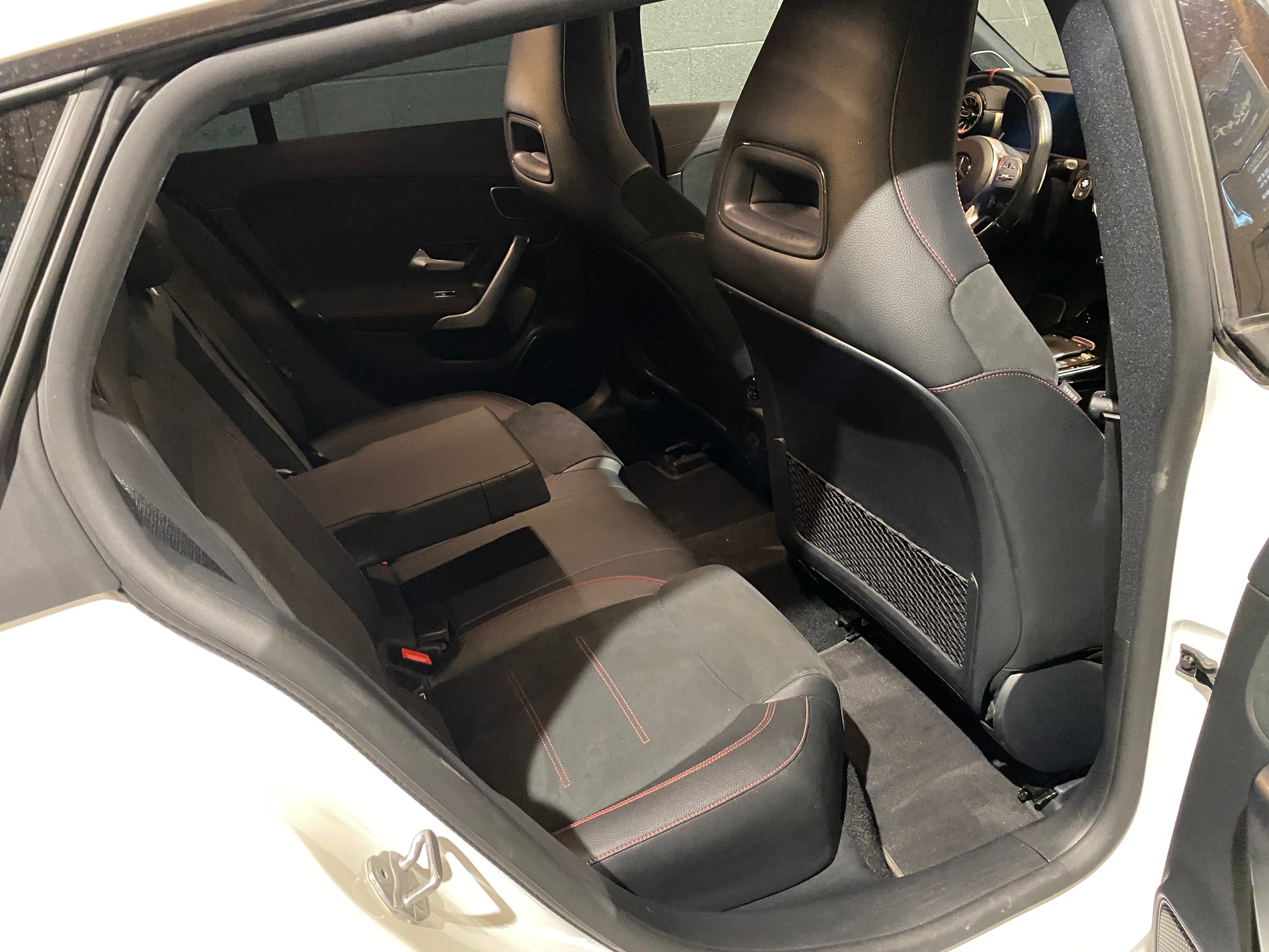 MERCEDES-BENZ CLA Shooting Brake 35 AMG 4Matic 7G-DCT-image-28