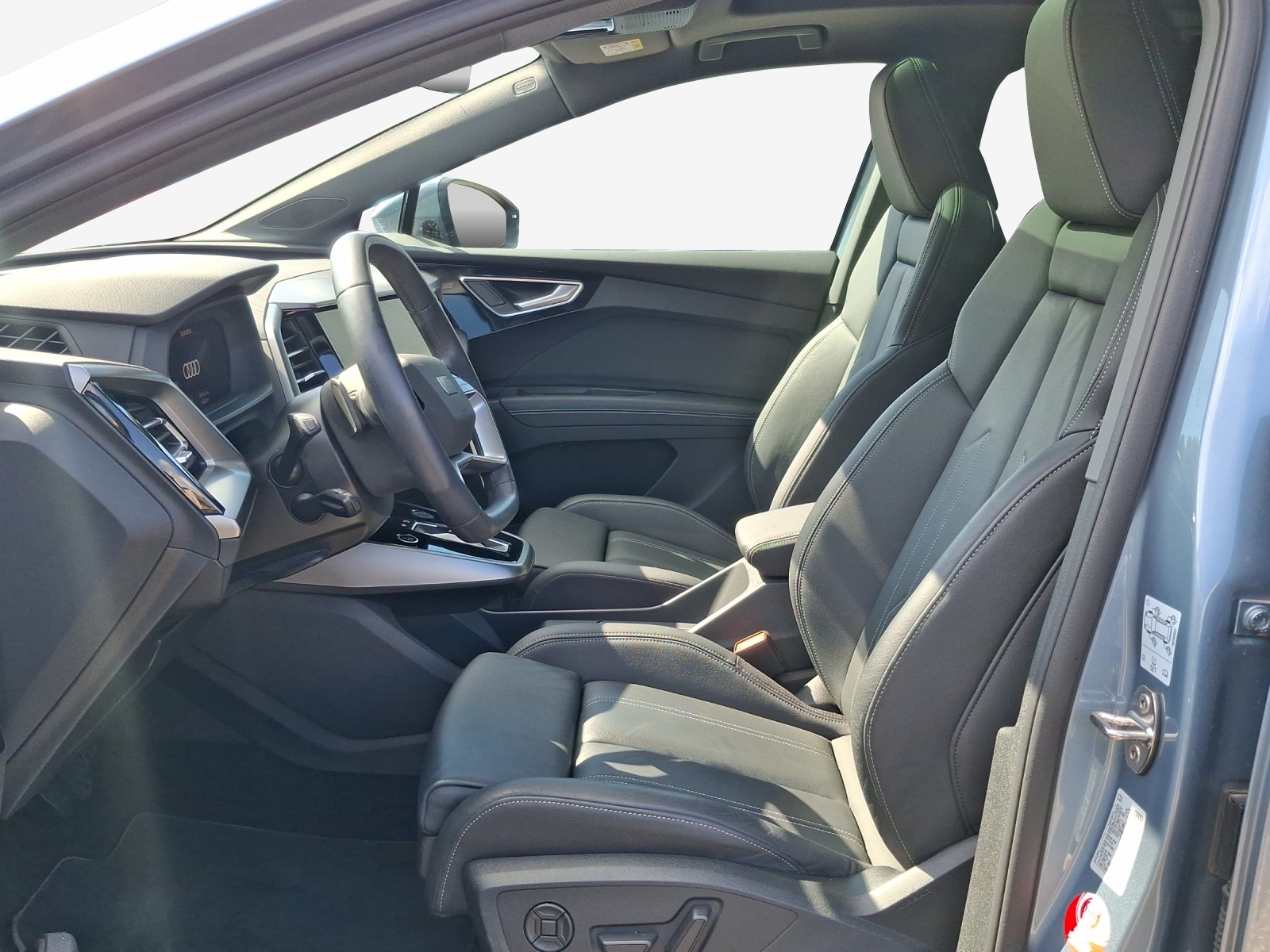 AUDI Q4 e-tron 50 quattro-image-7
