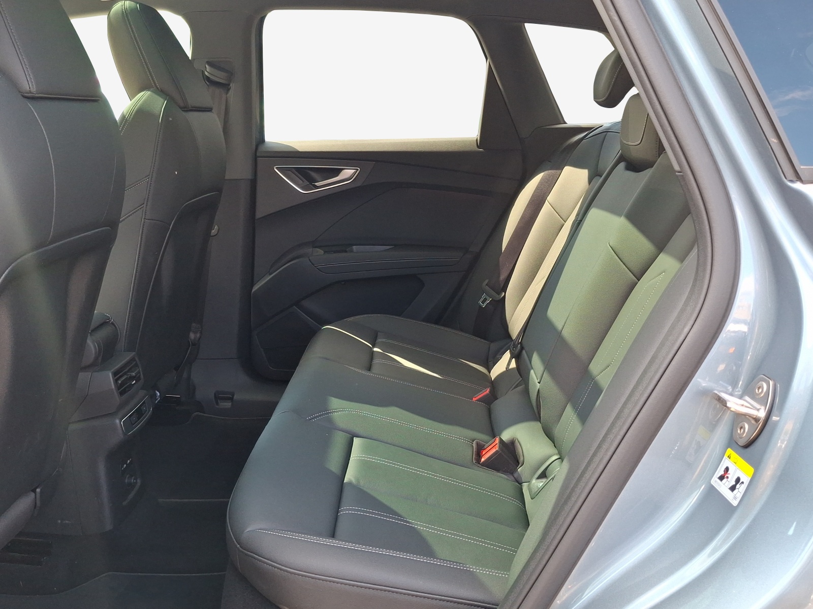 AUDI Q4 e-tron 50 quattro-image-11