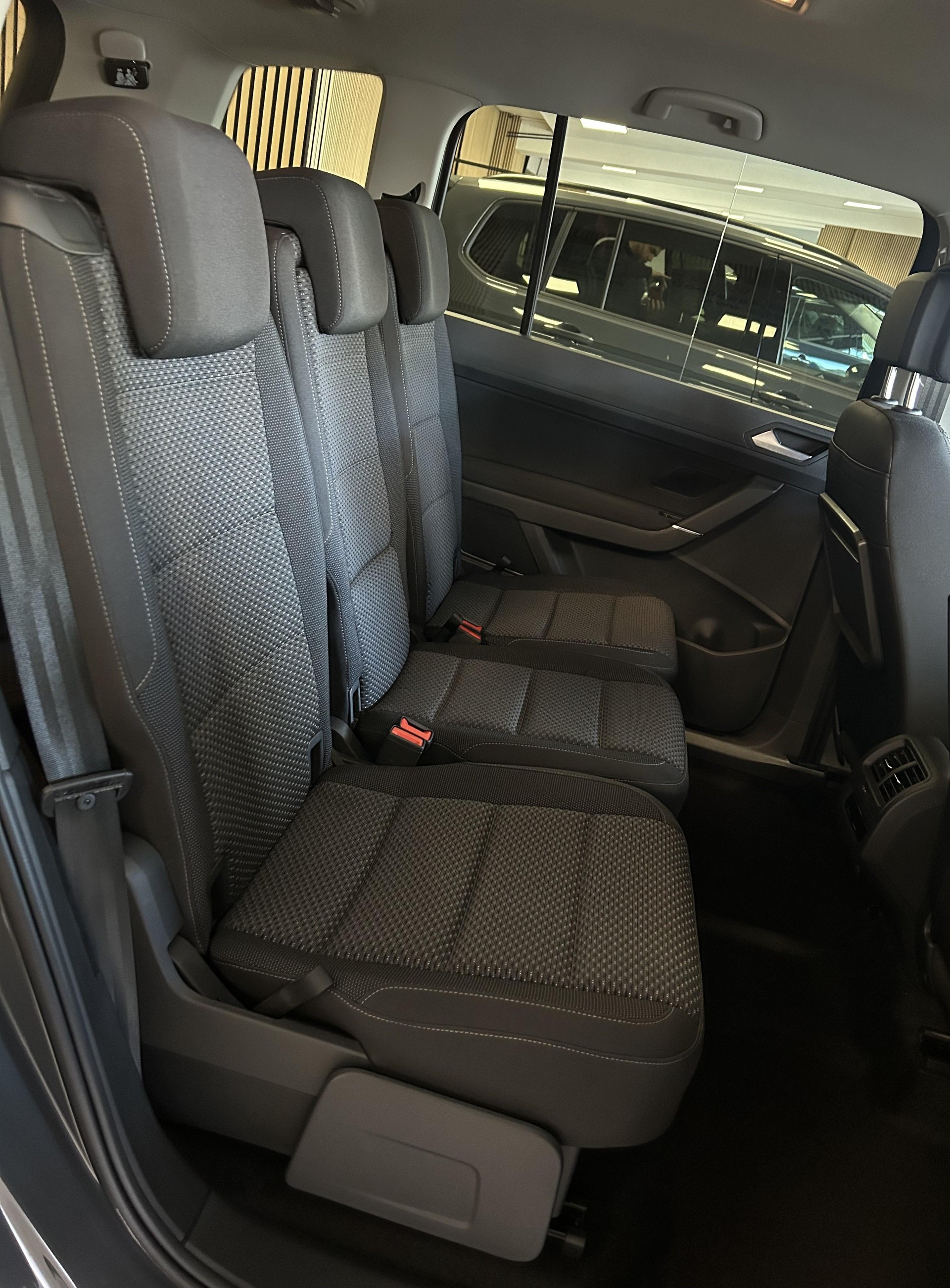 VW Touran 1.5 TSI Comfortline DSG 7 PLACES/7PLATZ-image-19