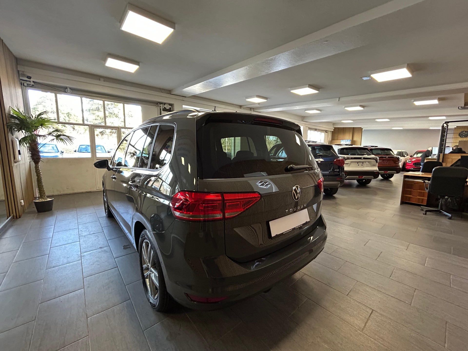 VW Touran 1.5 TSI Comfortline DSG 7 PLACES/7PLATZ-image-5