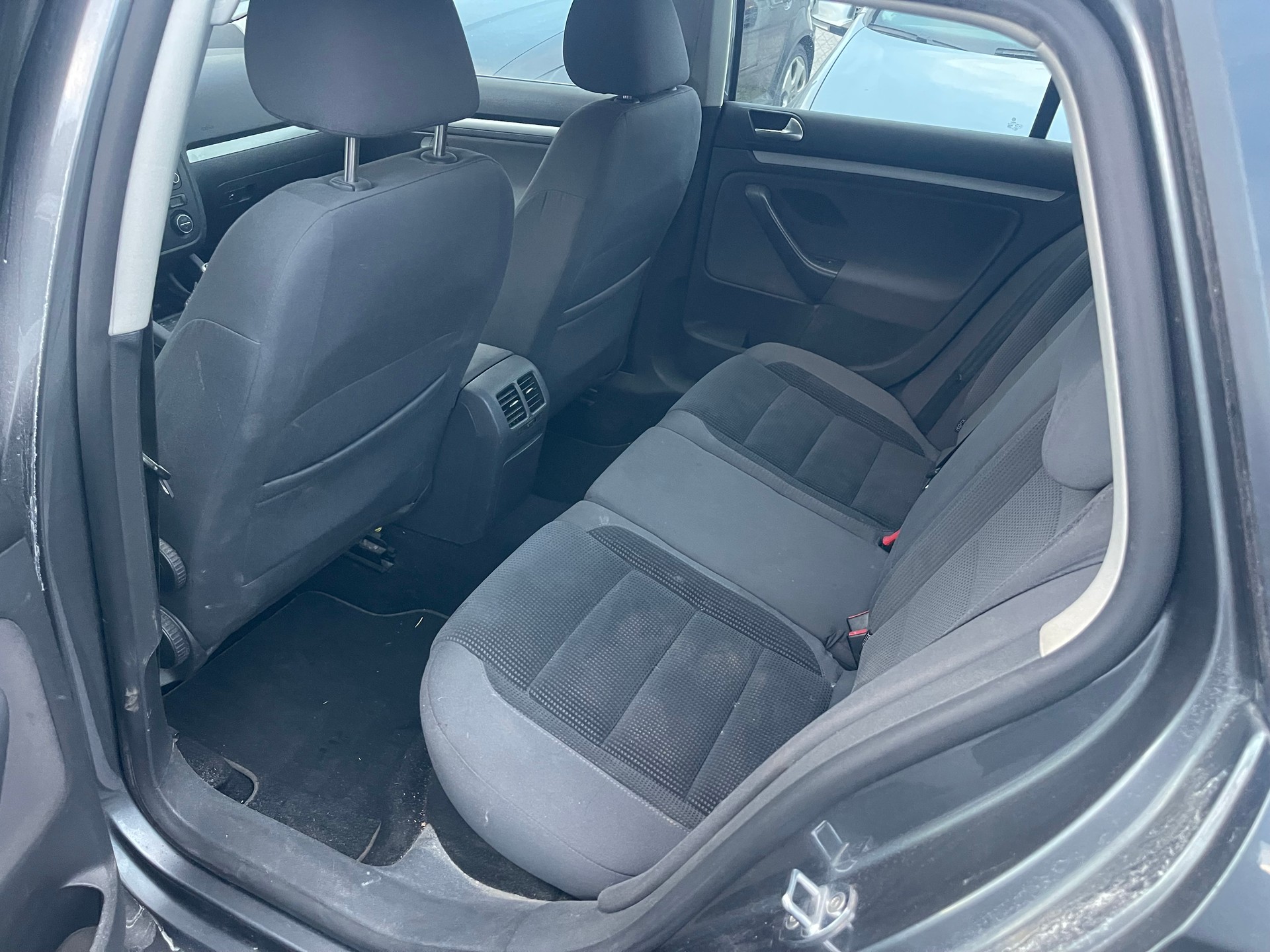 VW Golf Variant 1.9 TDI Value 4Motion-image-10