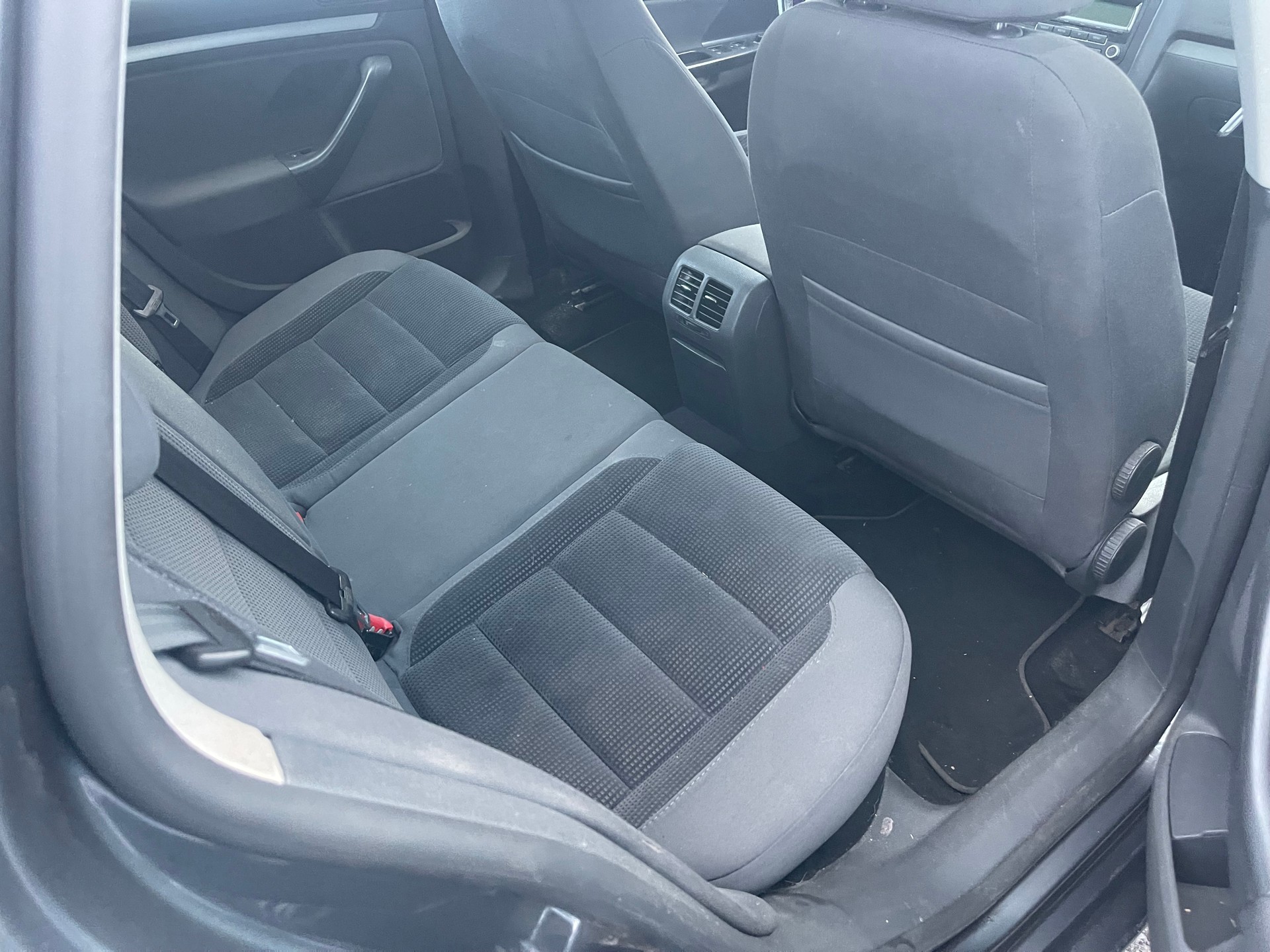 VW Golf Variant 1.9 TDI Value 4Motion-image-9