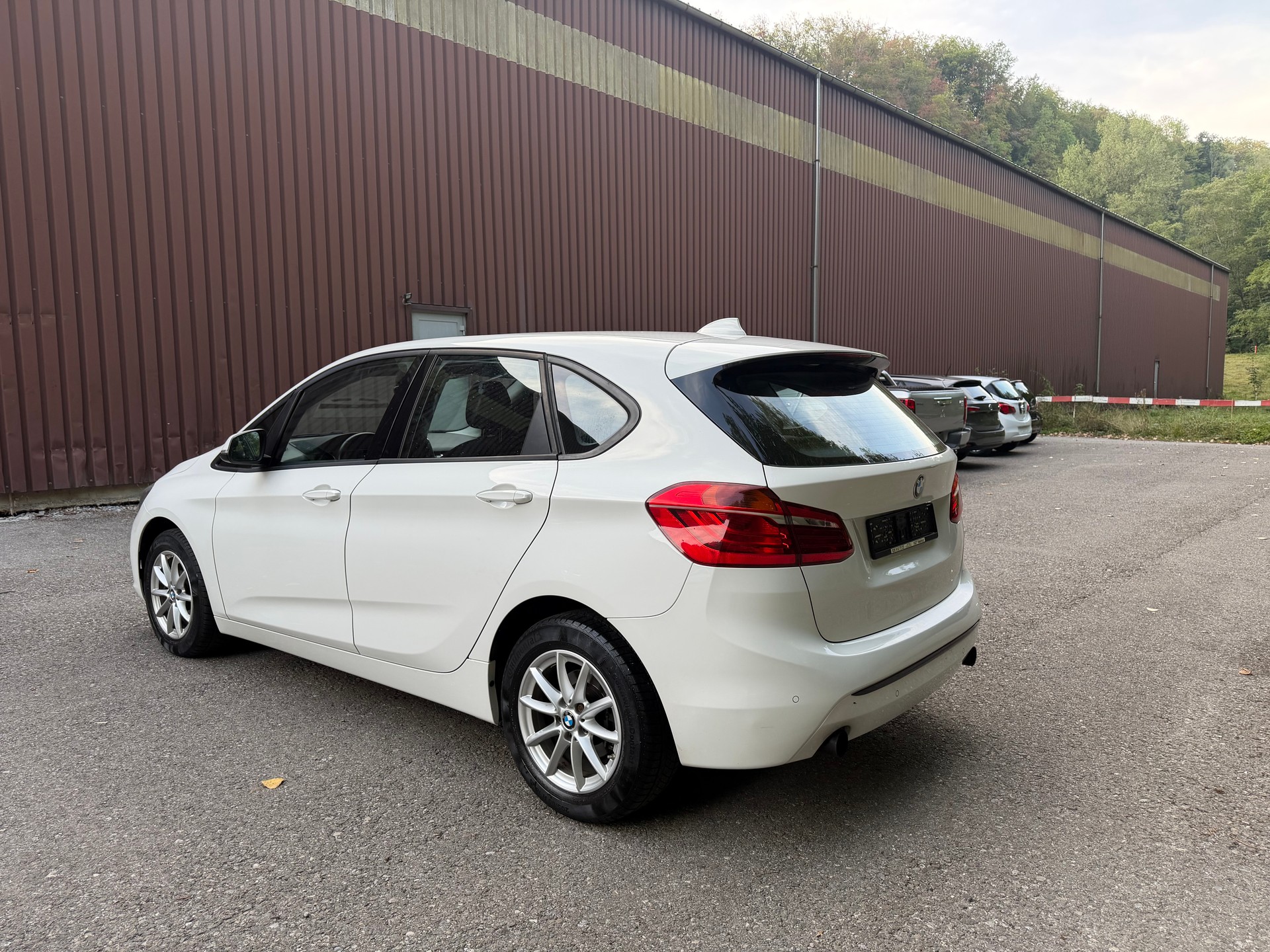 BMW 220d xDrive Active Tourer Steptronic-image-4