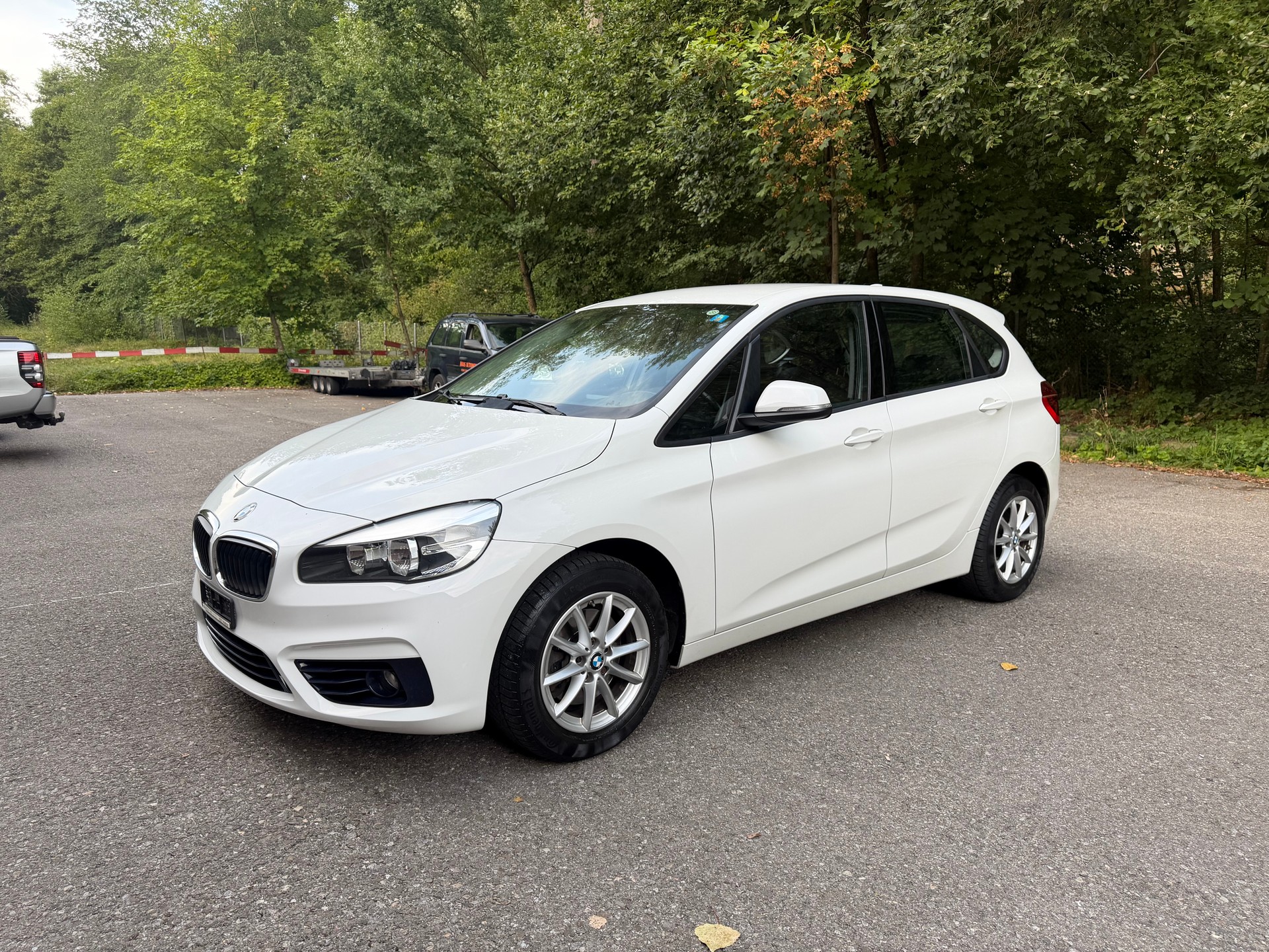 BMW 220d xDrive Active Tourer Steptronic-image-1