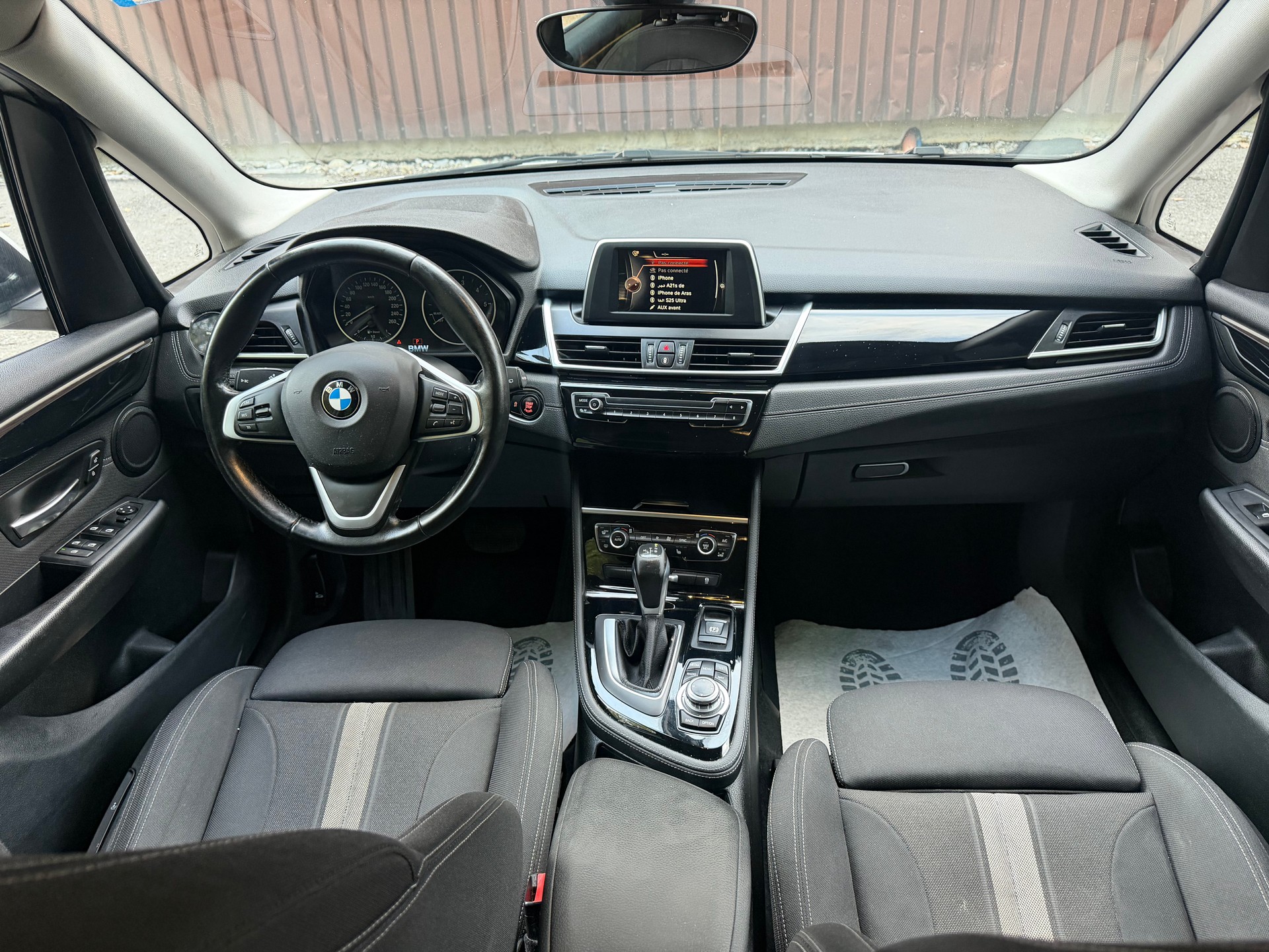 BMW 220d xDrive Active Tourer Steptronic-image-8