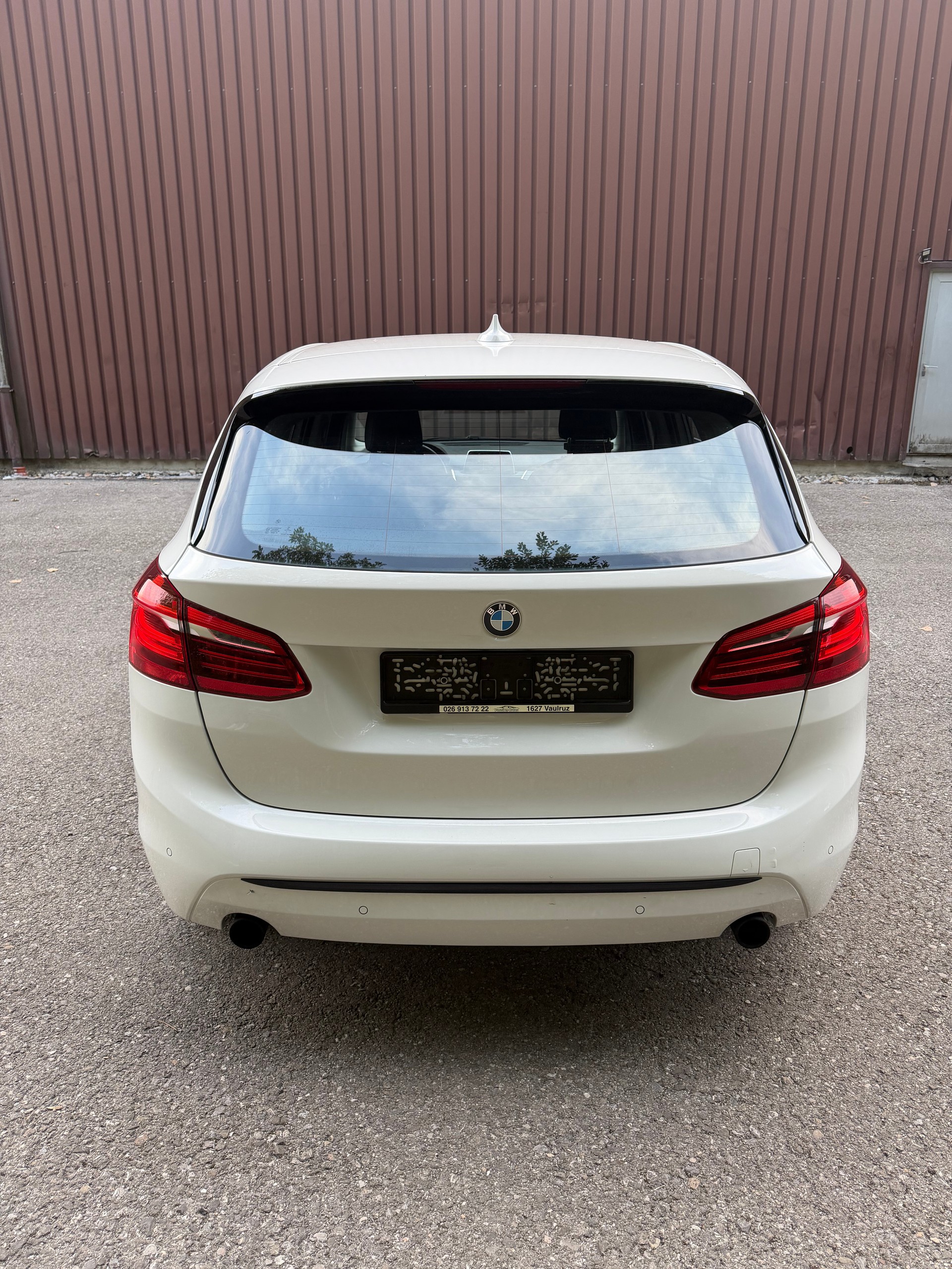 BMW 220d xDrive Active Tourer Steptronic-image-6