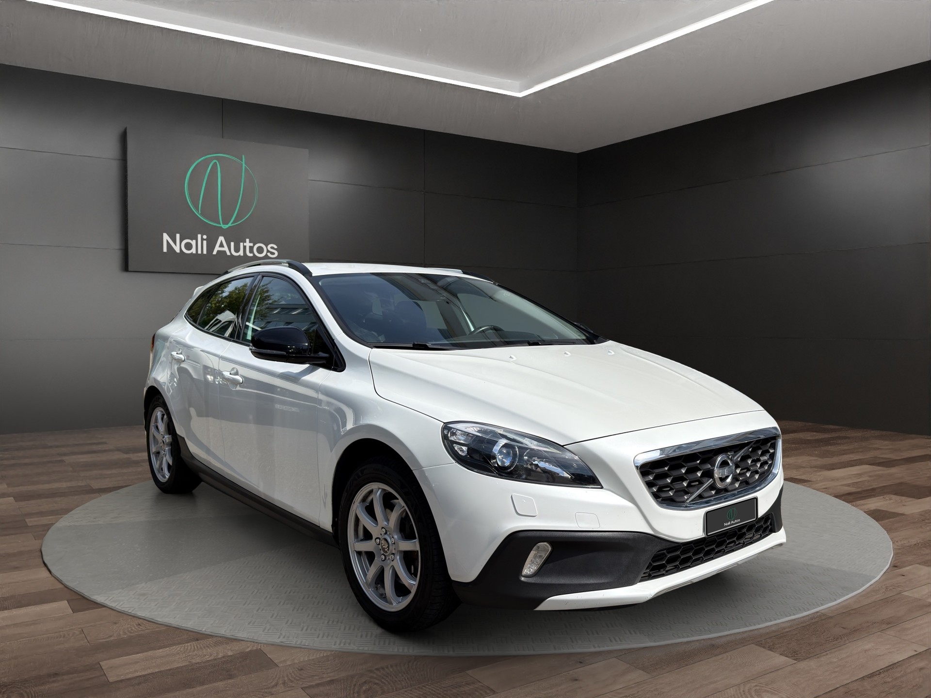 VOLVO V40 Cross Country T4 2.0 AWD Summum Geartronic-image-1