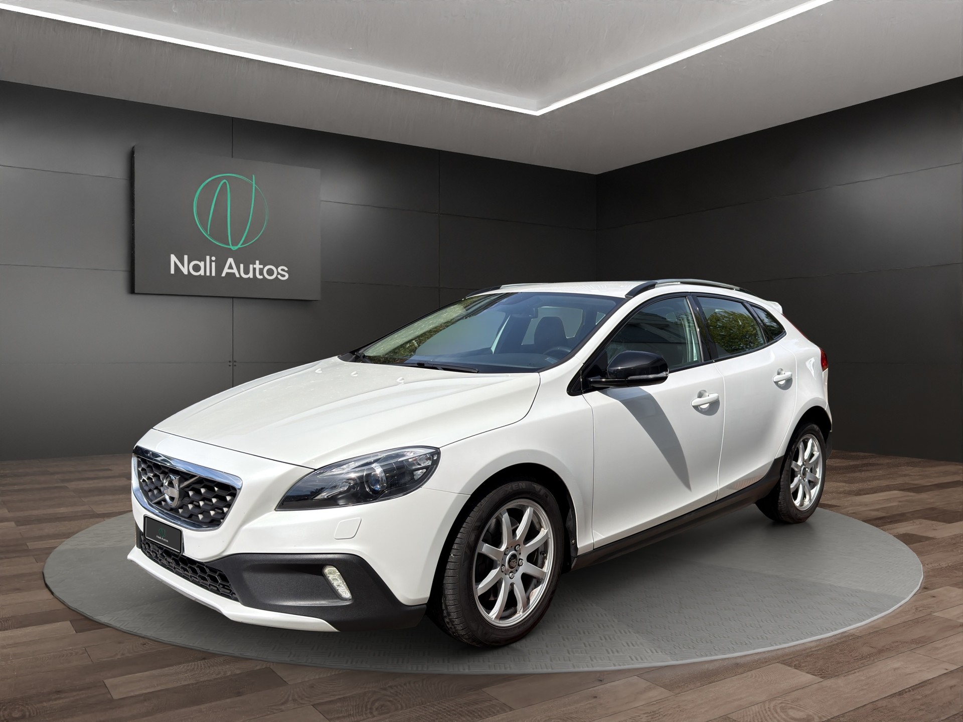 VOLVO V40 Cross Country T4 2.0 AWD Summum Geartronic-image-0