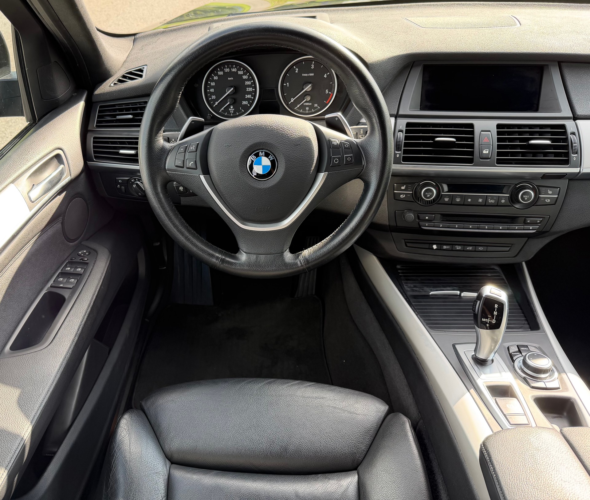 BMW X5 xDrive 40d Steptronic-image-13