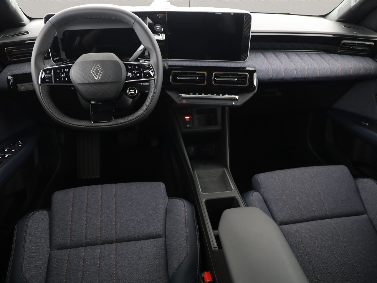 RENAULT R4 E-Tech Comfort Range techno-image-4