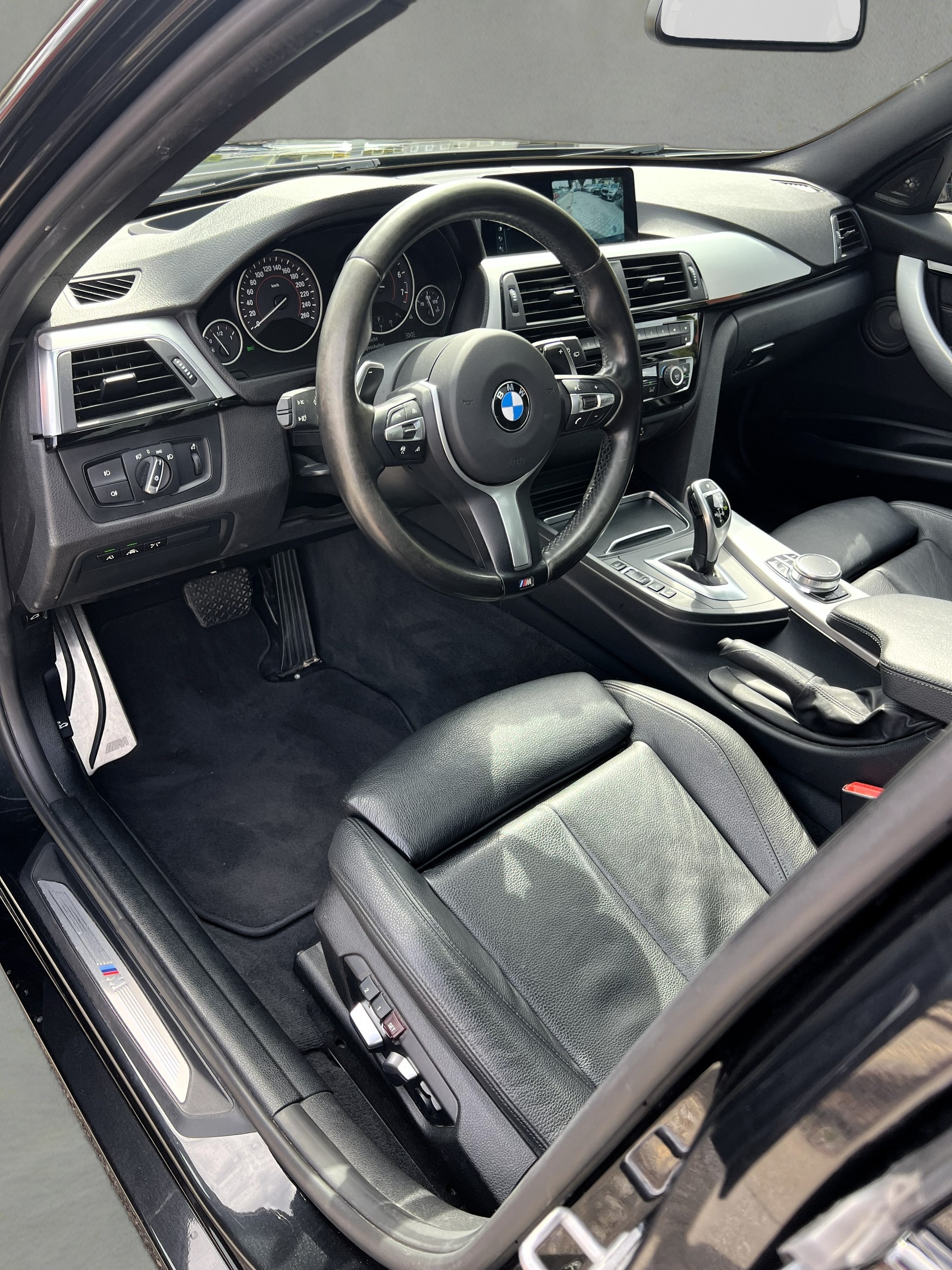 BMW 340i xDrive Touring M Sport Steptronic-image-13