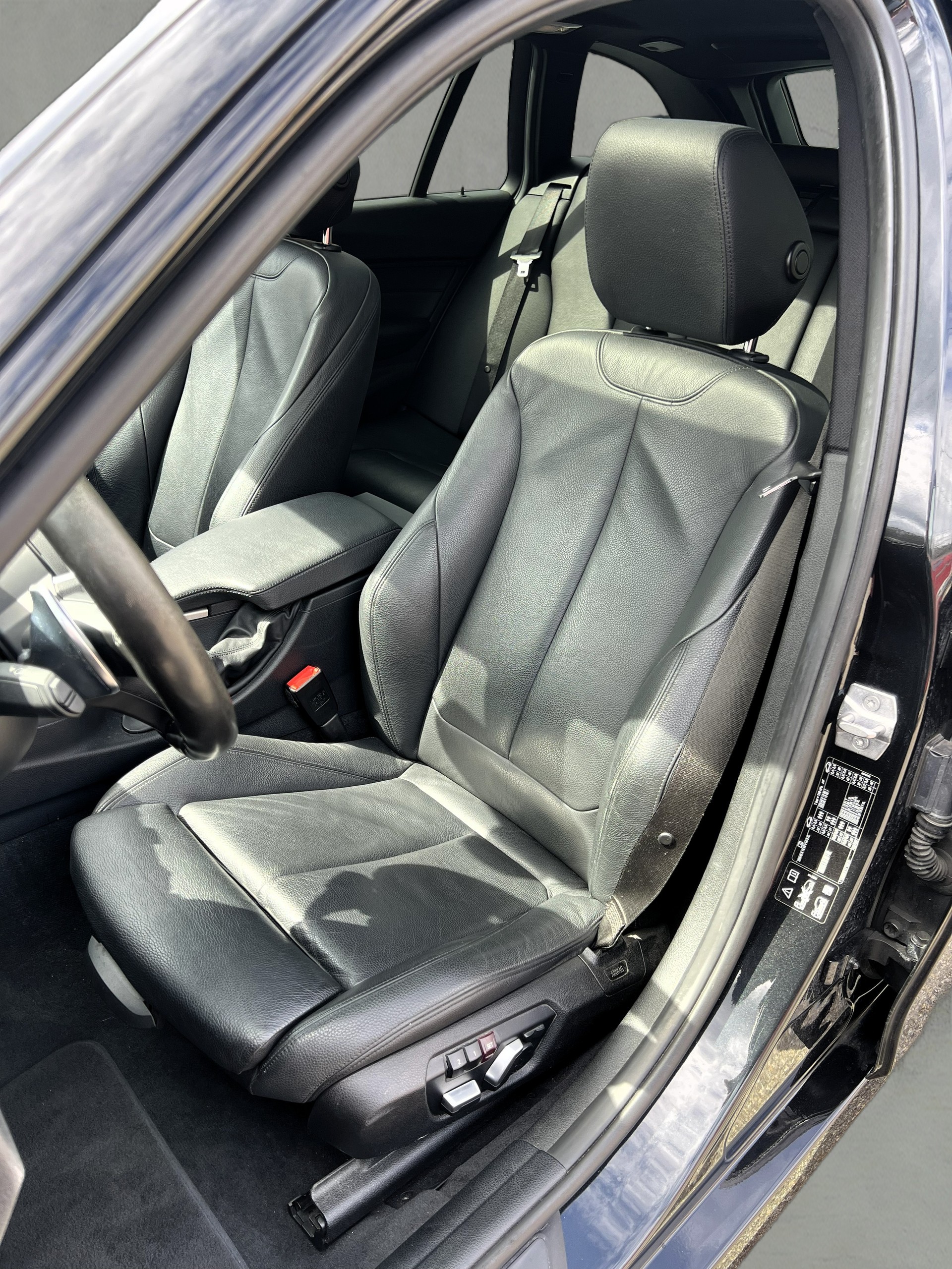 BMW 340i xDrive Touring M Sport Steptronic-image-12