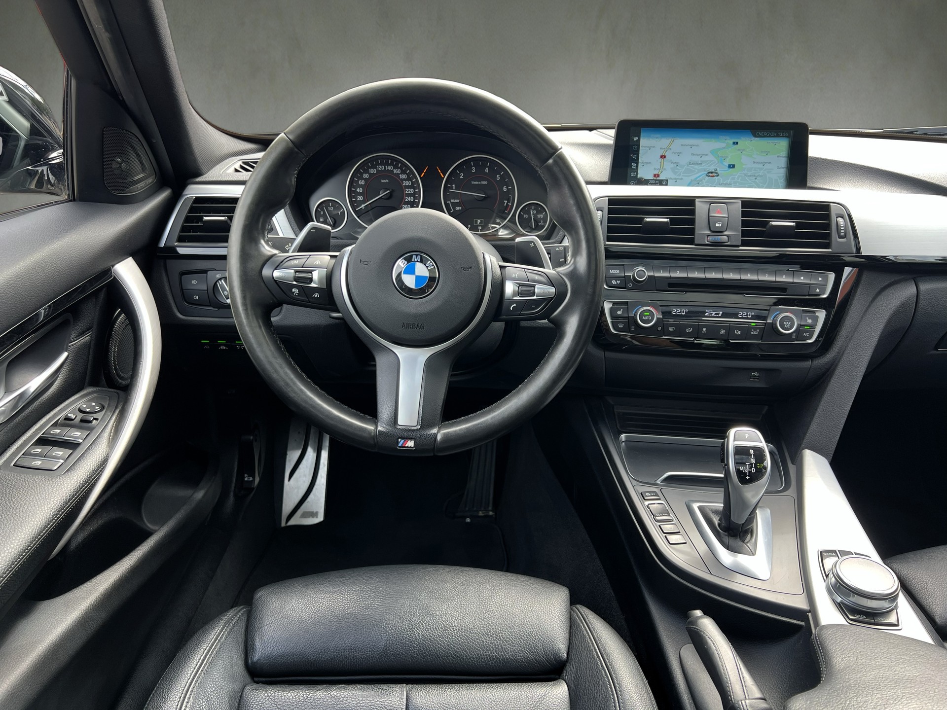 BMW 340i xDrive Touring M Sport Steptronic-image-24