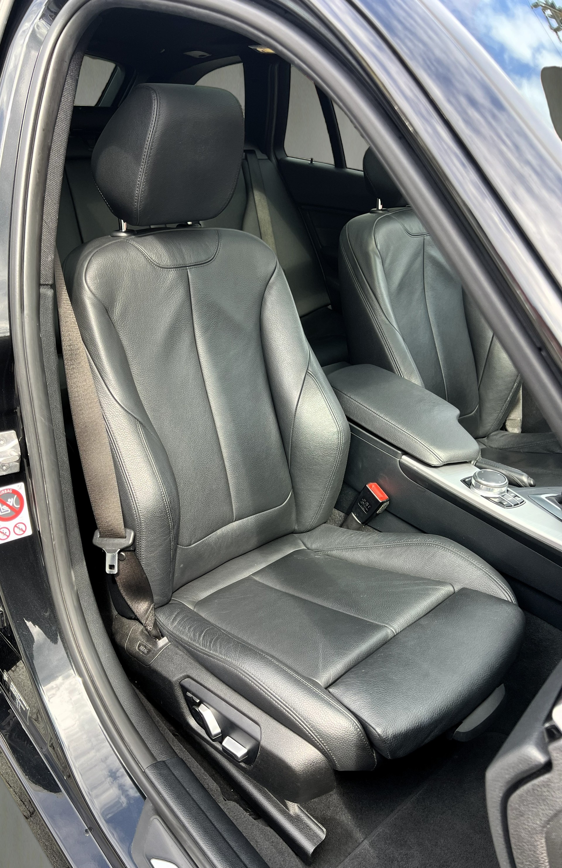 BMW 340i xDrive Touring M Sport Steptronic-image-11