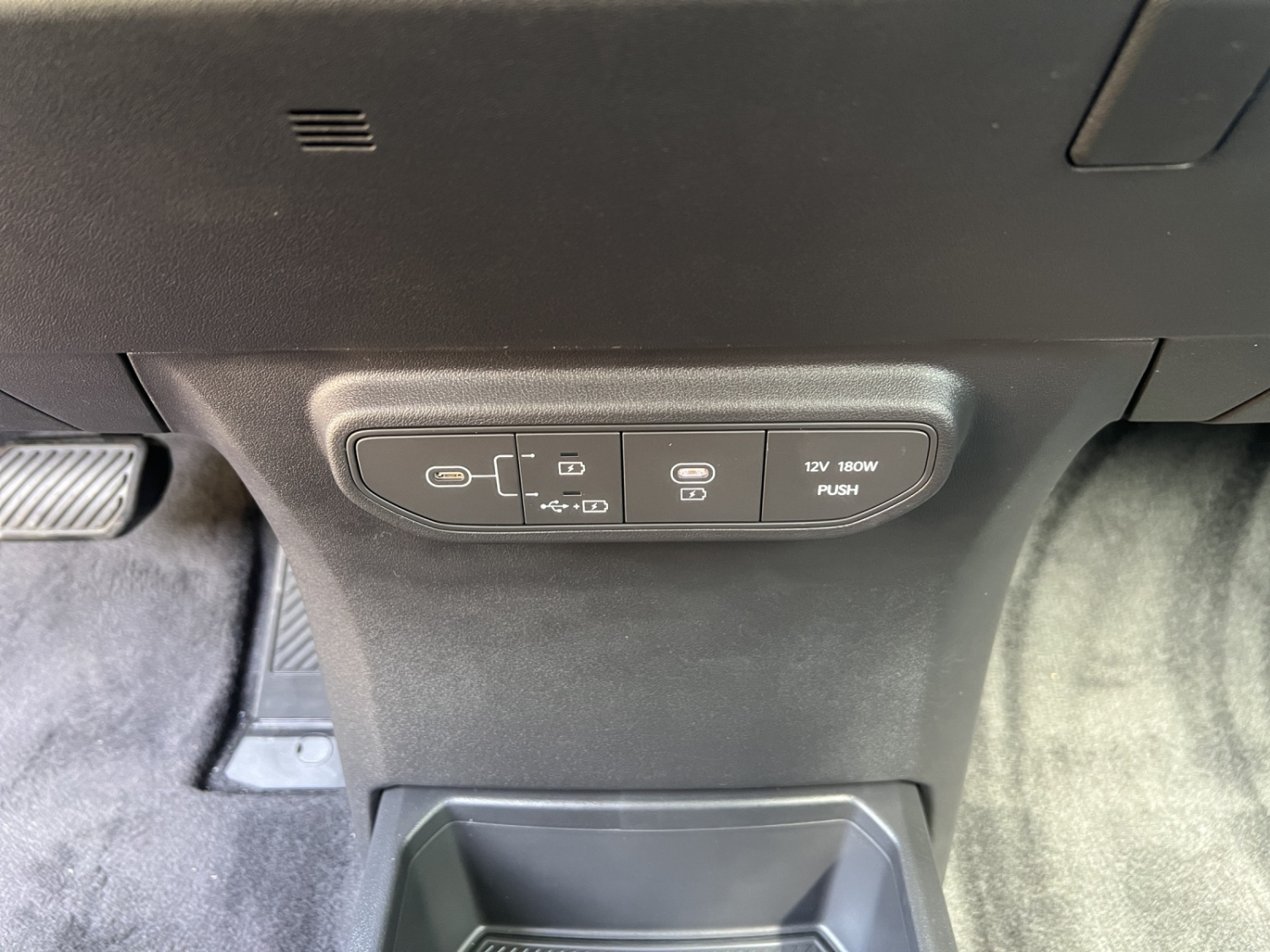 KIA EV5 81 kWh Earth-image-13