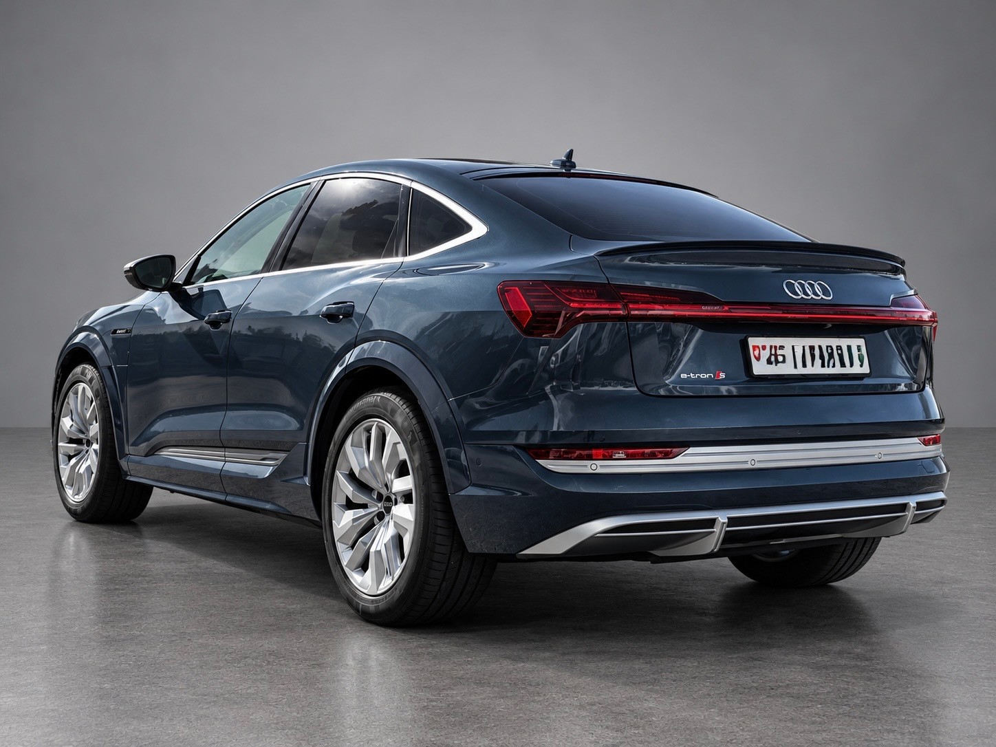 AUDI e-tron S Sportback quattro-image-2