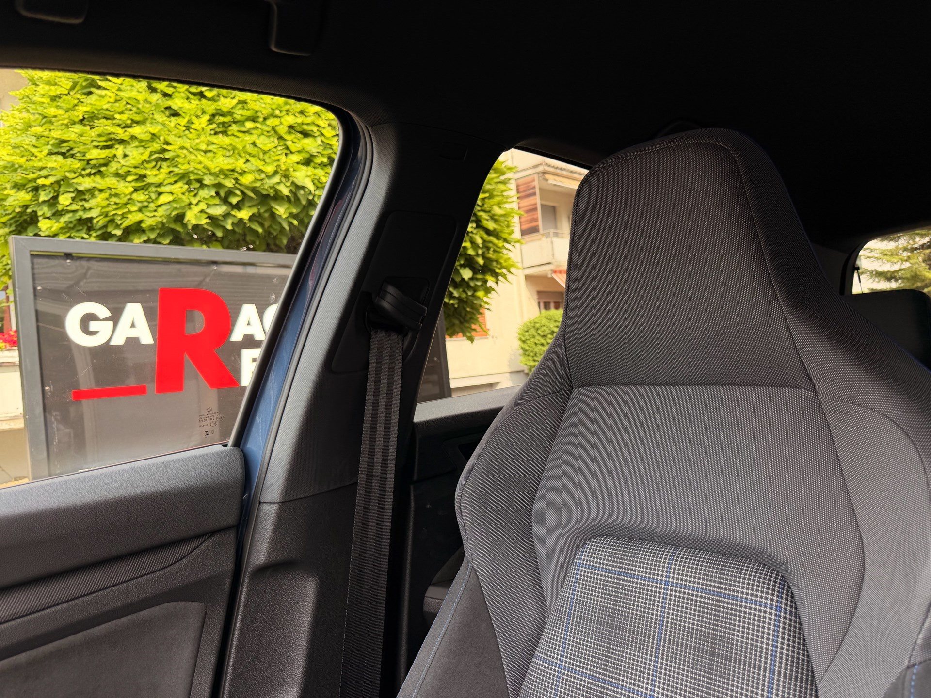 VW Golf 1.5 TSI DSG eHybrid 272 PS GTE *** 360 GRAD KAMERA & HEAD-UP DISPLAY ***-image-28