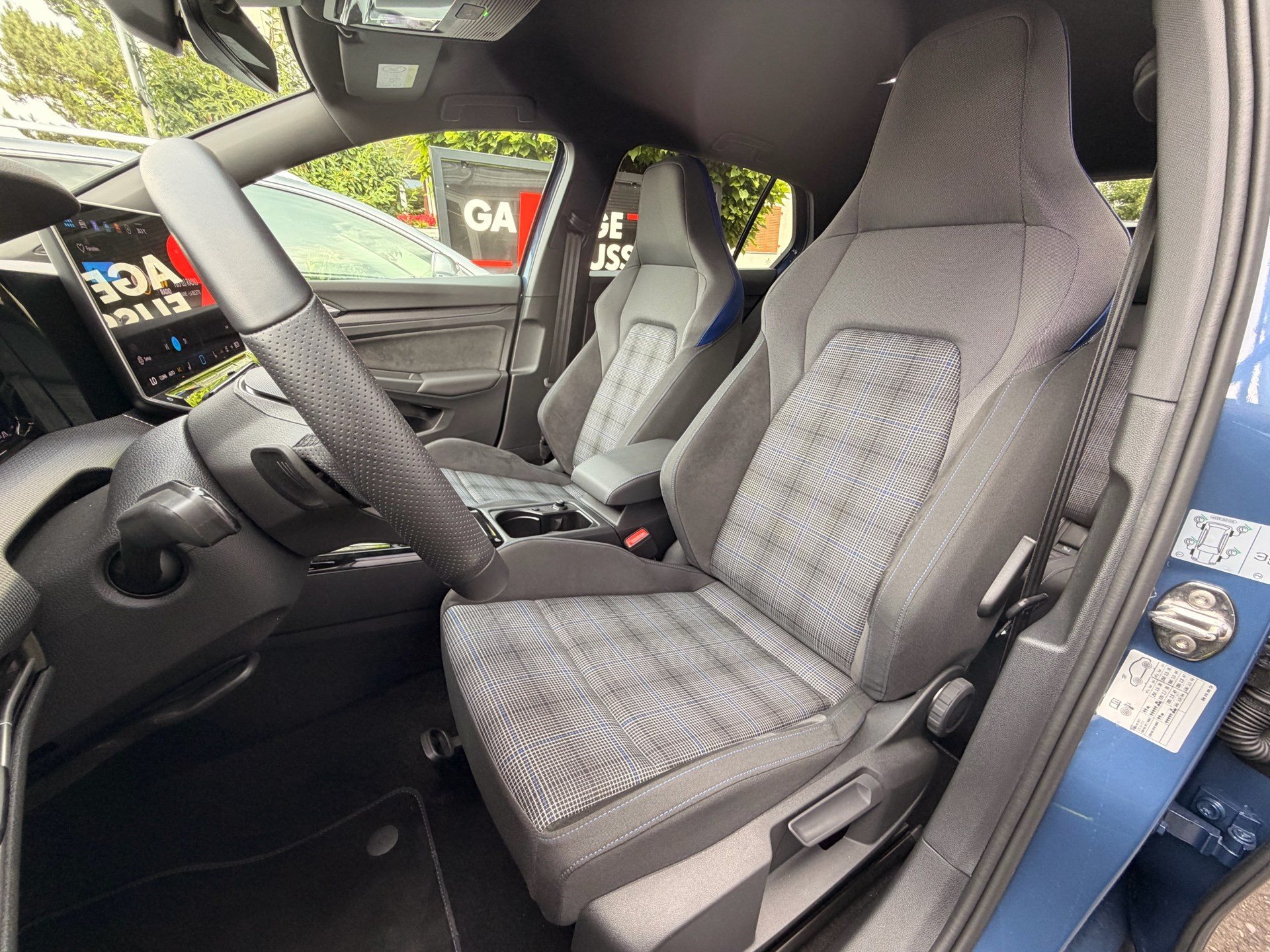 VW Golf 1.5 TSI DSG eHybrid 272 PS GTE *** 360 GRAD KAMERA & HEAD-UP DISPLAY ***-image-7