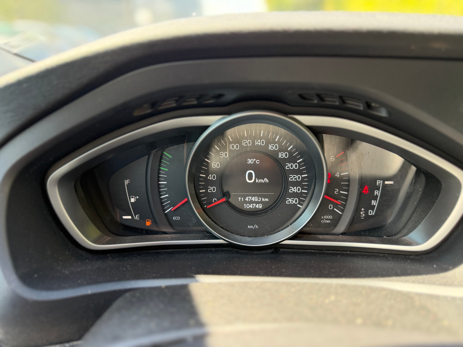 VOLVO V40 Cross Country D2 Powershift-image-6