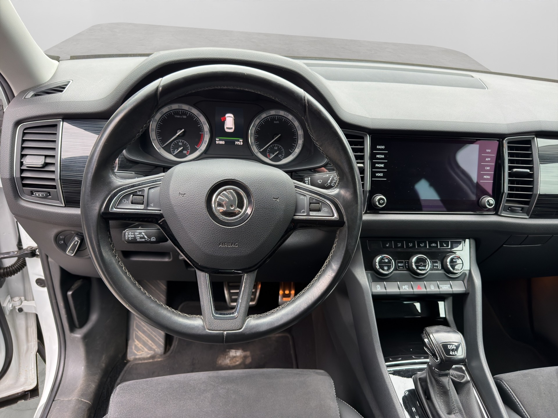 SKODA Kodiaq 2.0 TDI CR Style 4x4 DSG-image-17