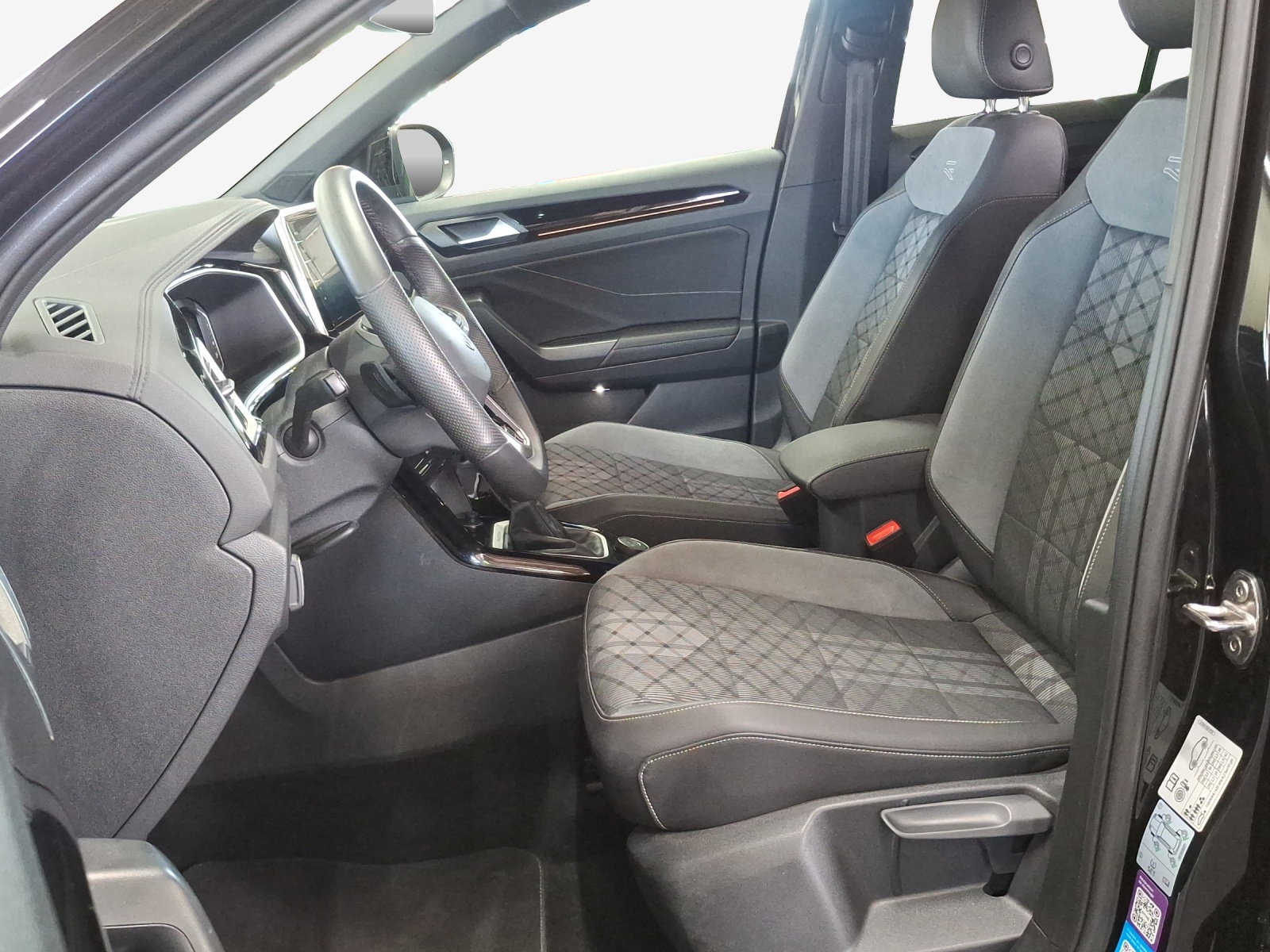 VW T-Roc 2.0 TSI R-Line DSG 4Motion-image-7
