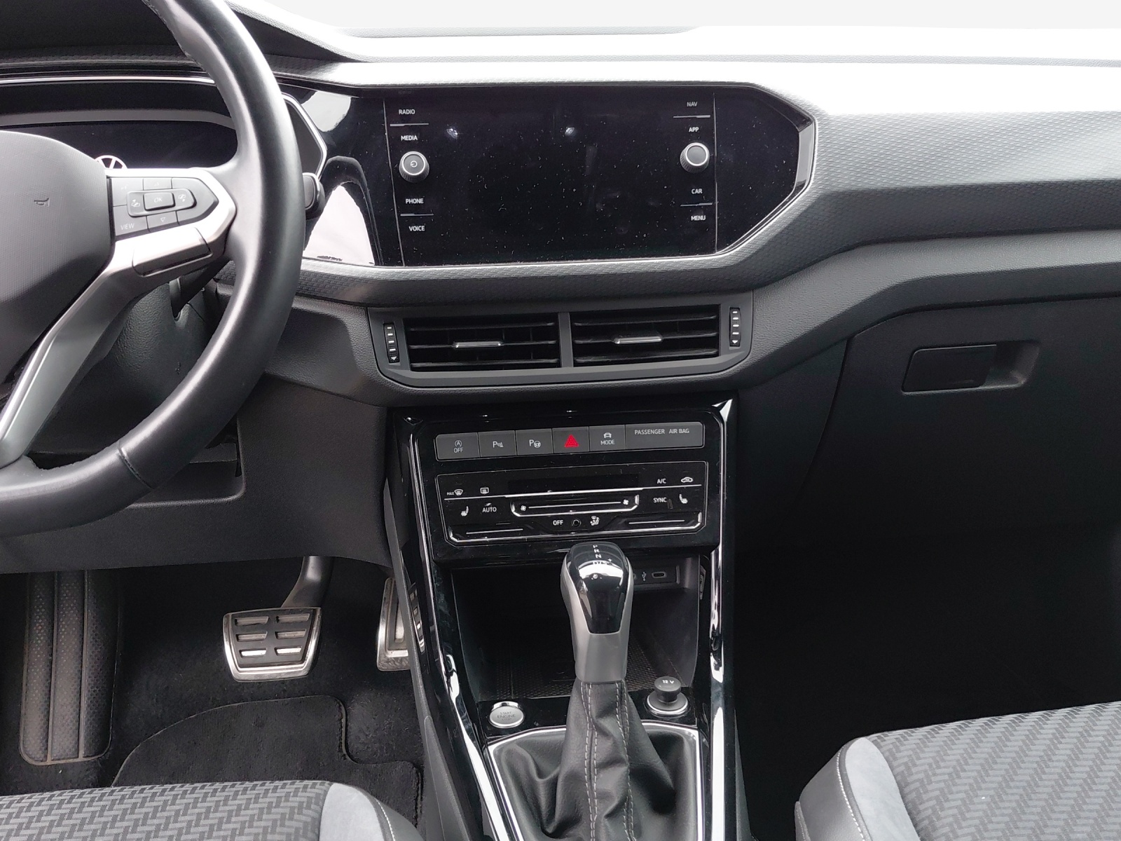 VW T-Cross 1.0 TSI Life DSG-image-10