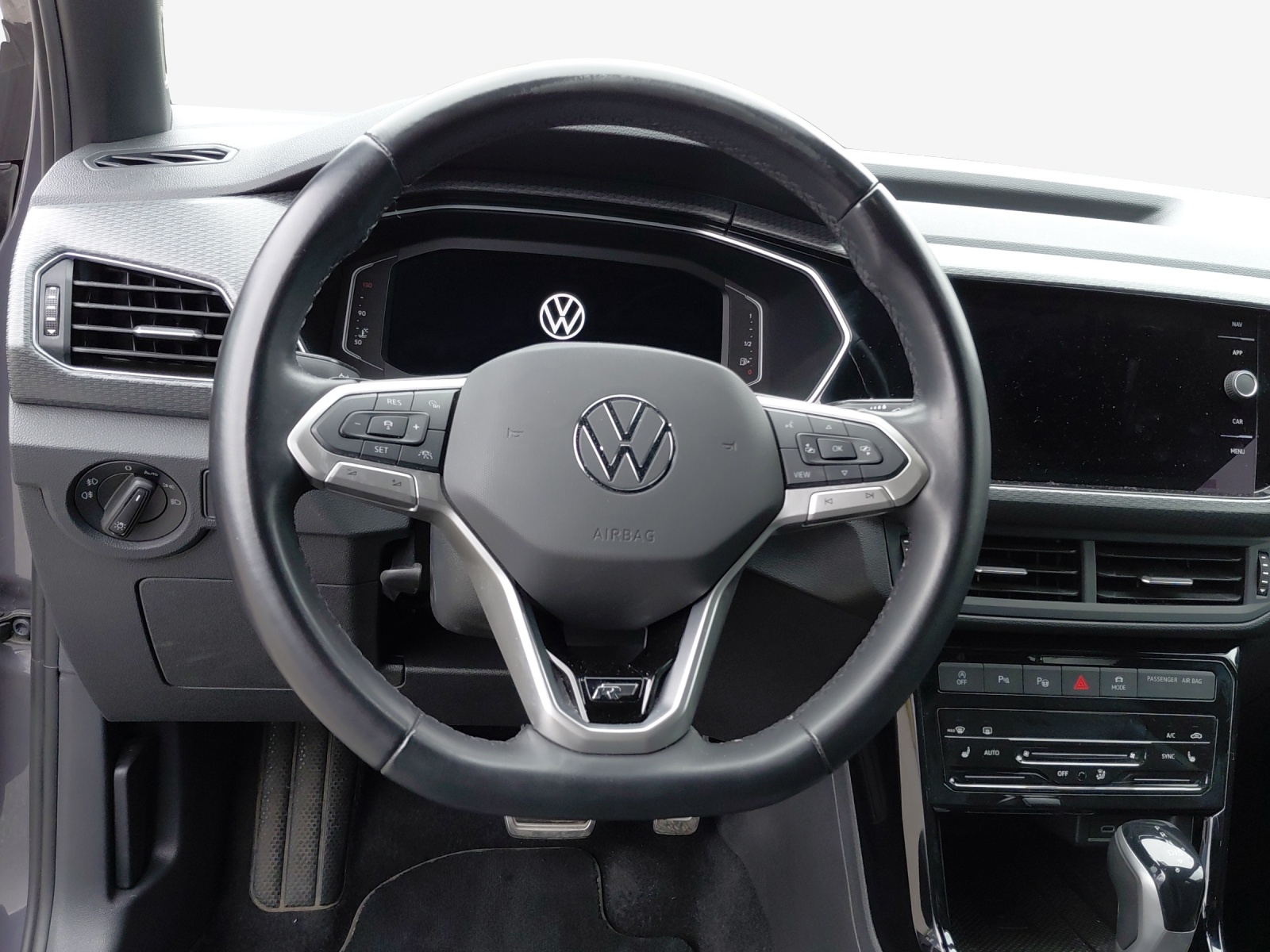 VW T-Cross 1.0 TSI Life DSG-image-9