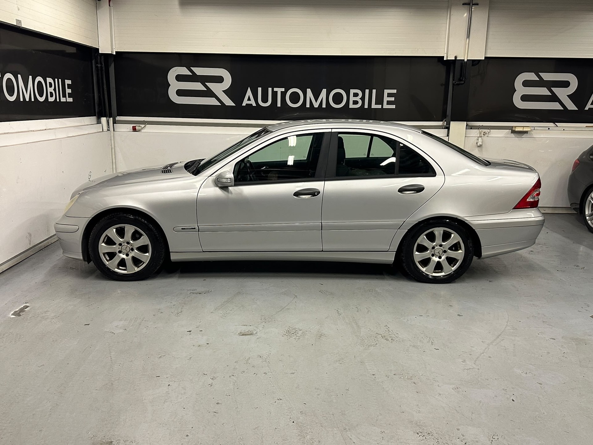 MERCEDES-BENZ C 200 Kompressor Classic-image-6