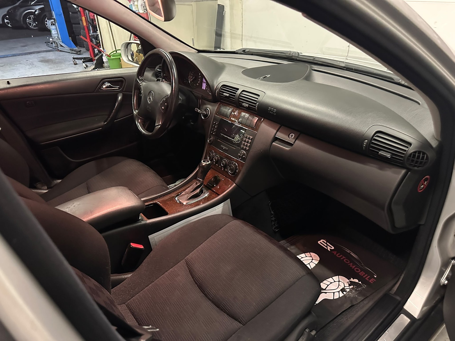 MERCEDES-BENZ C 200 Kompressor Classic-image-8
