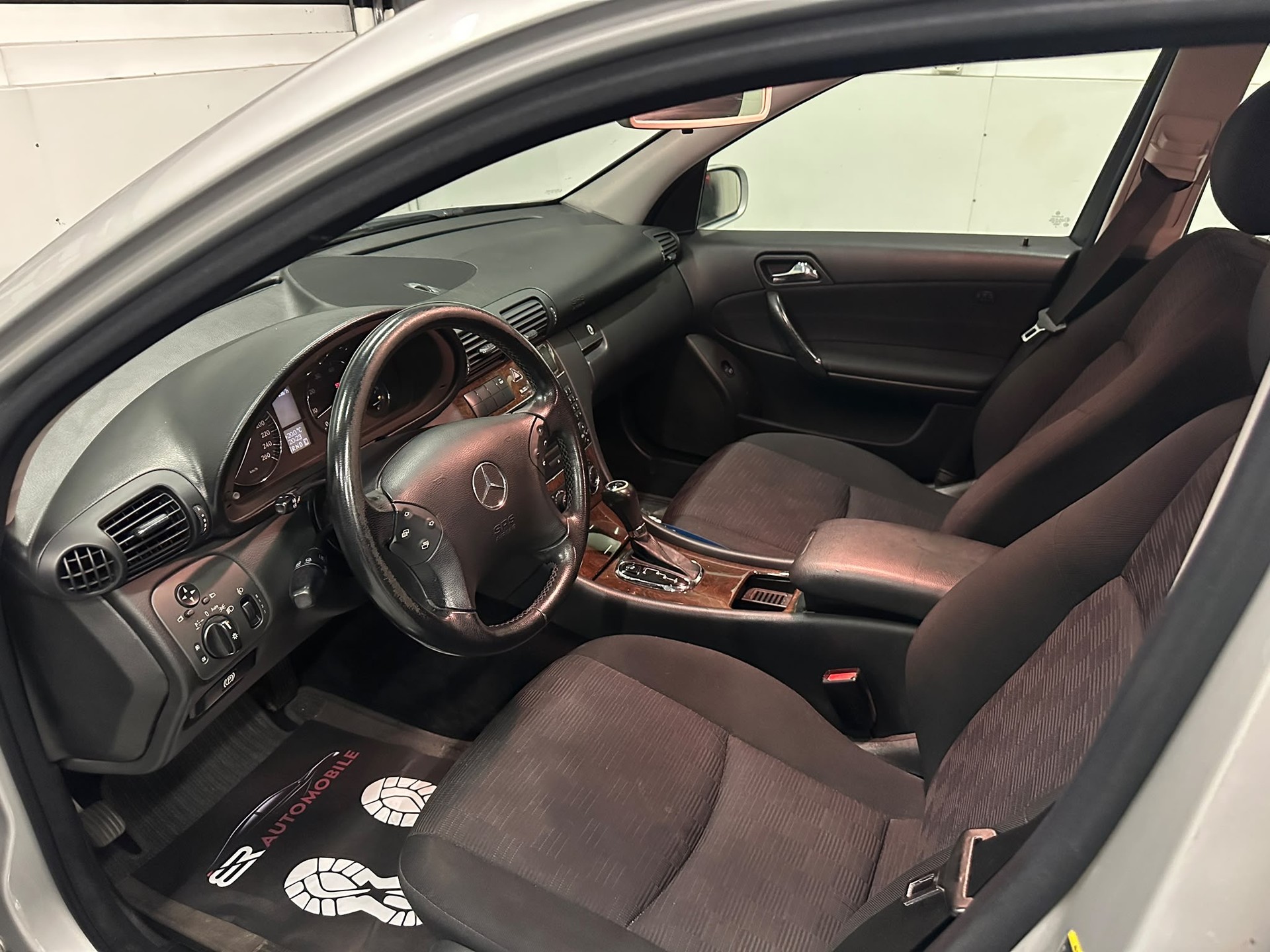 MERCEDES-BENZ C 200 Kompressor Classic-image-9