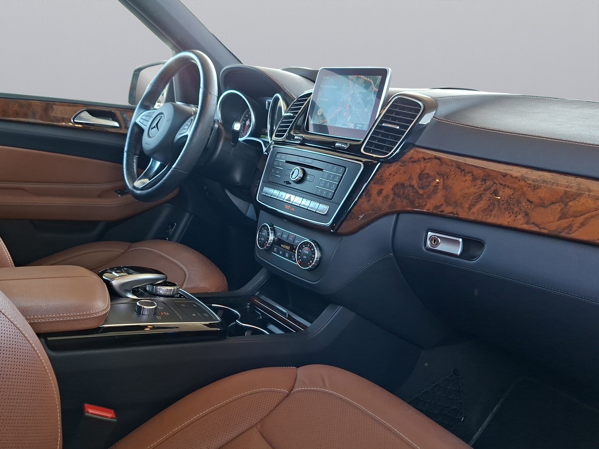 MERCEDES-BENZ GLE 500 e 4Matic 7G-Tronic-image-12