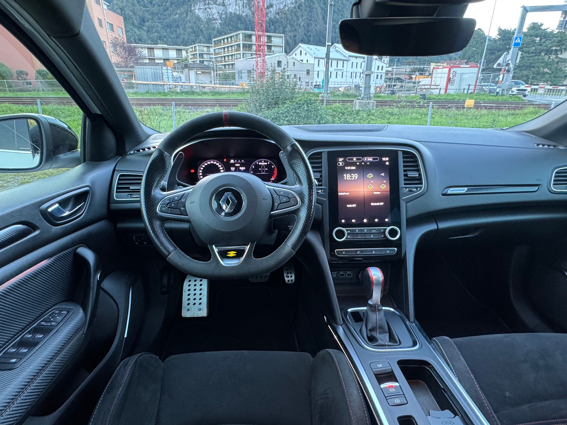 RENAULT Mégane Trophy 300 EDC-image-9
