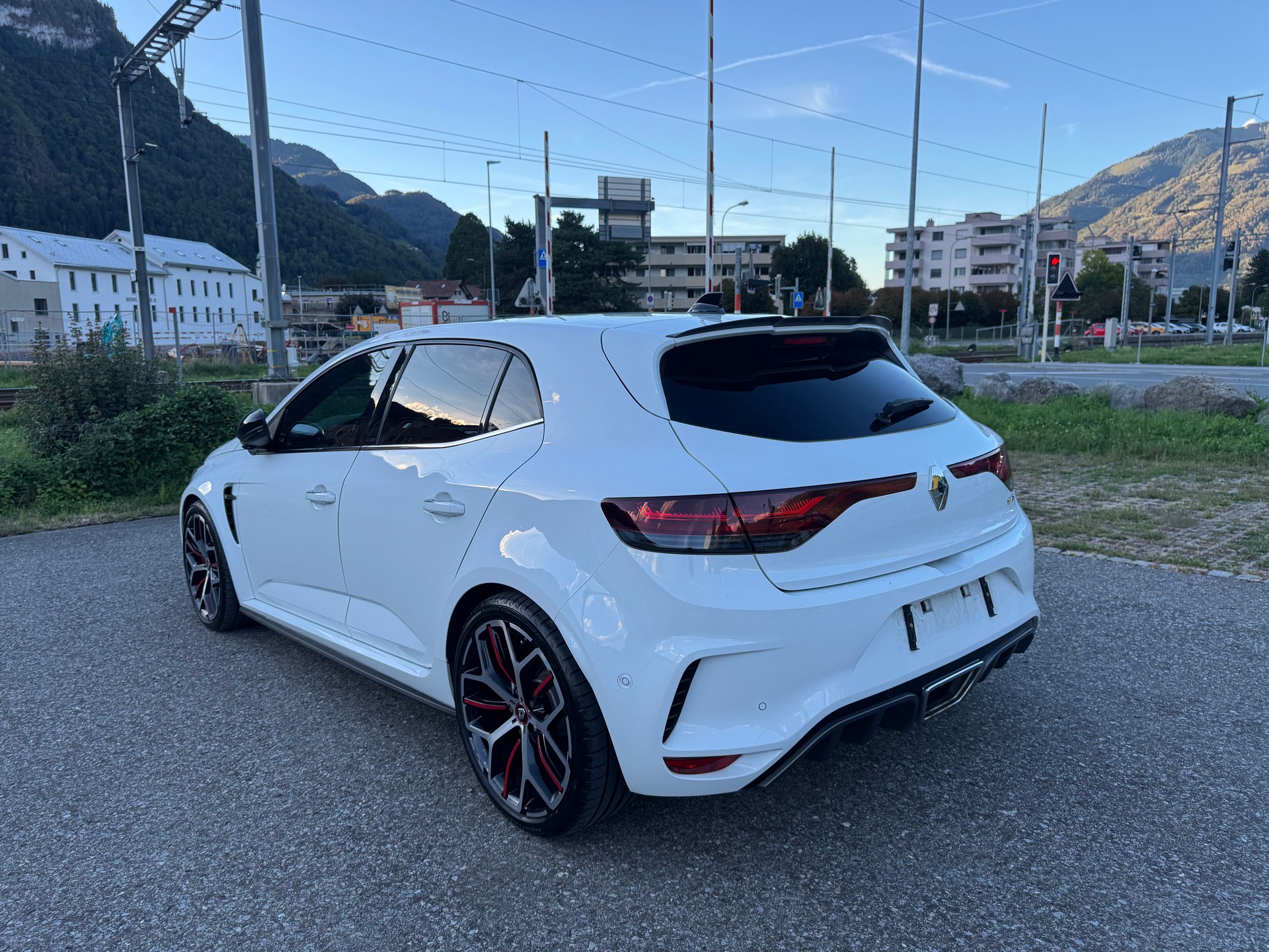 RENAULT Mégane Trophy 300 EDC-image-1
