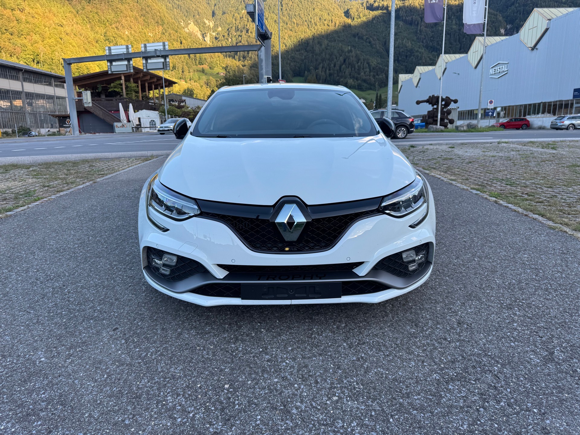 RENAULT Mégane Trophy 300 EDC-image-4