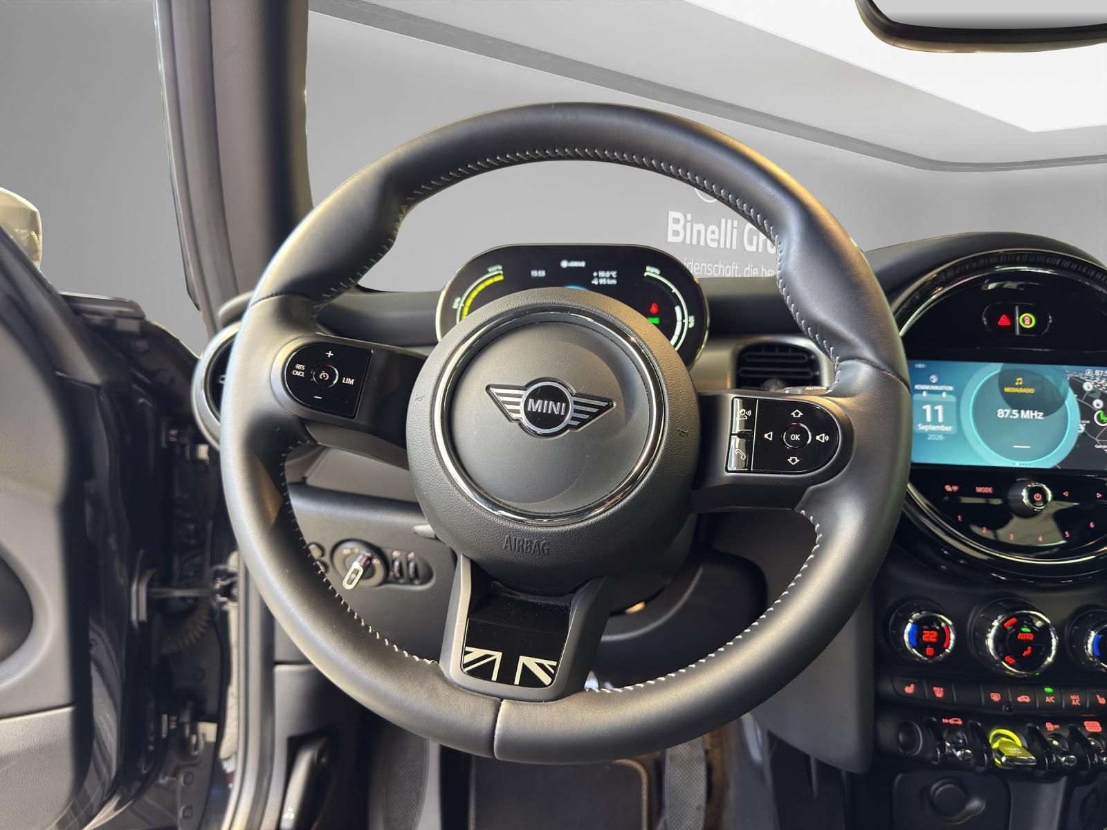 MINI Cooper SE-image-14