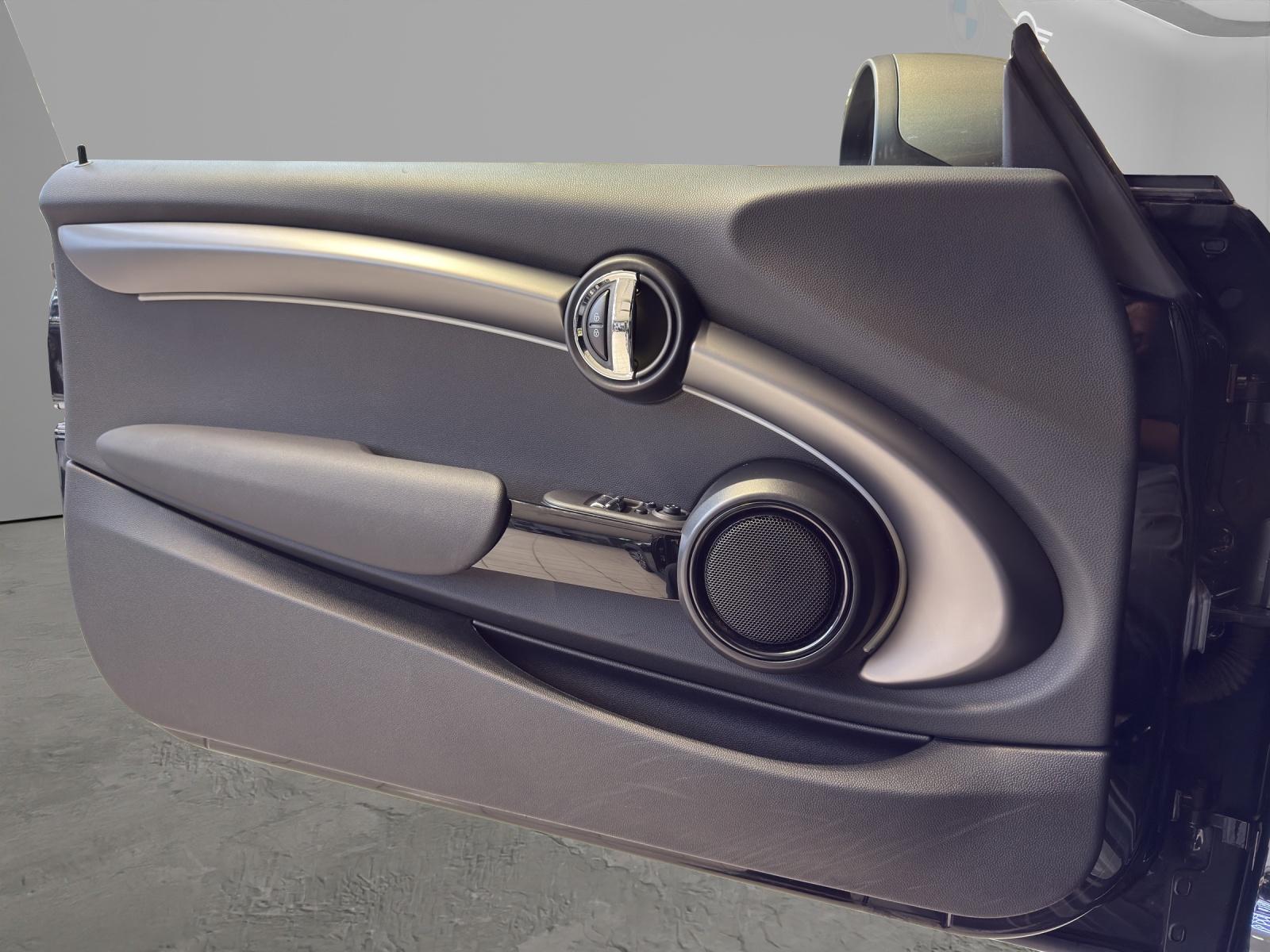 MINI Cooper SE-image-9