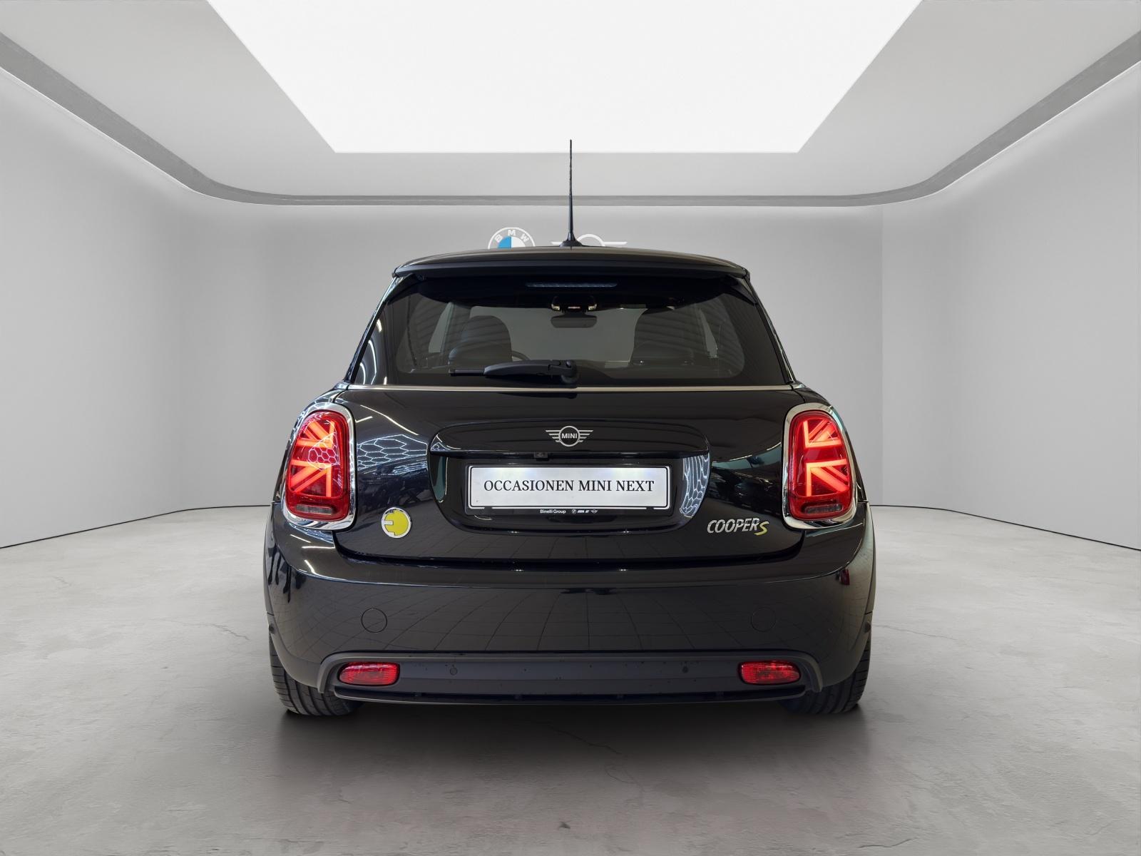 MINI Cooper SE-image-4