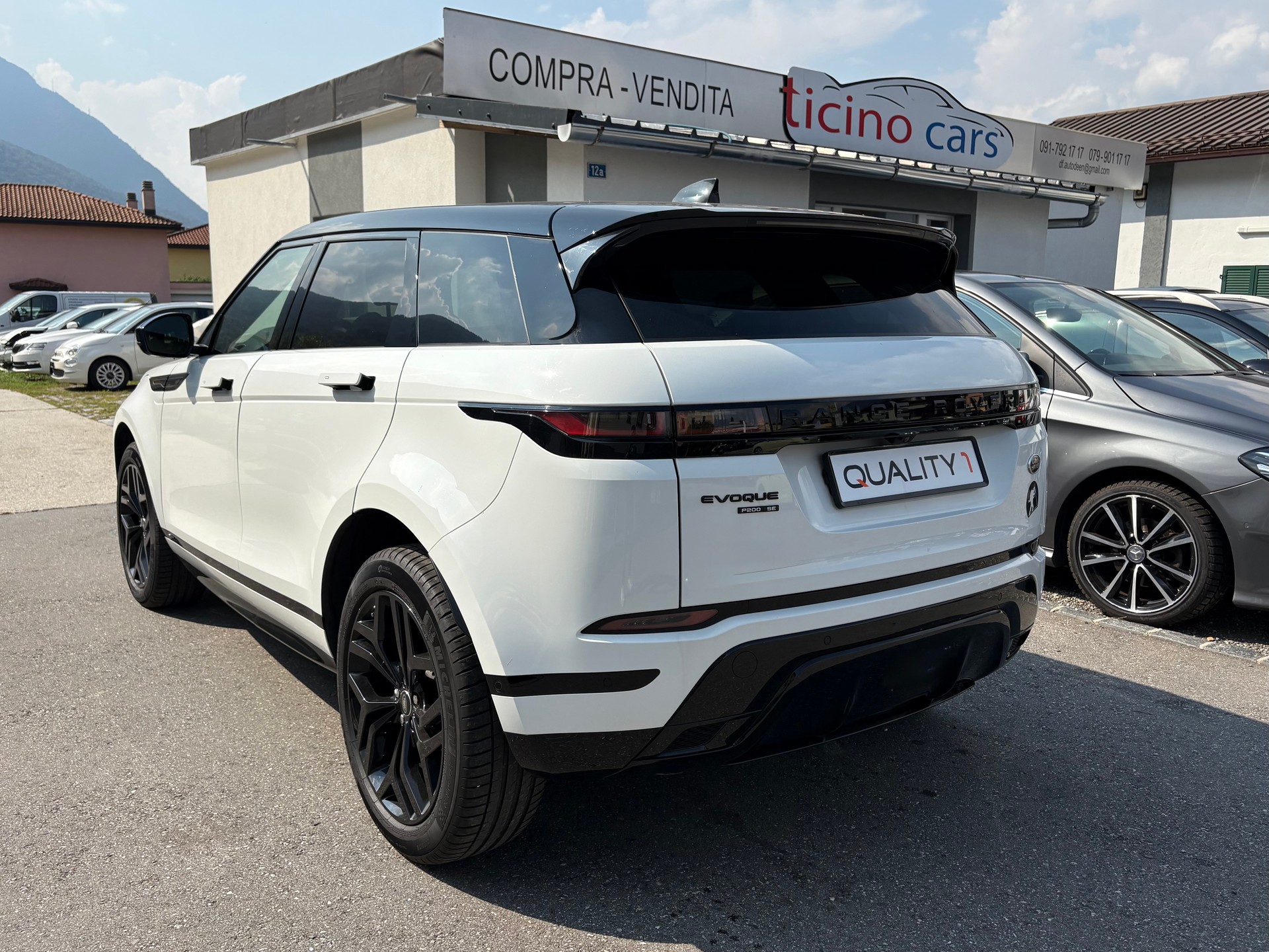 LAND ROVER Range Rover Evoque R-Dynamic P 200 S AT9-image-2