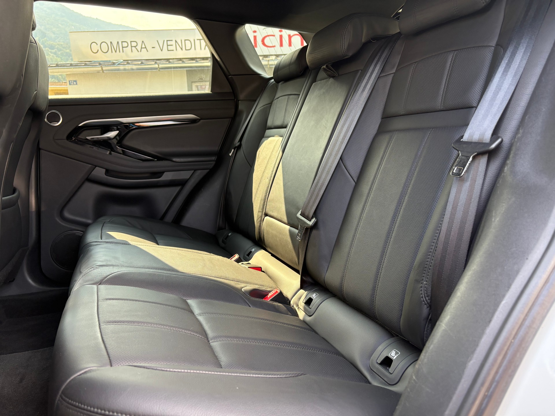 LAND ROVER Range Rover Evoque R-Dynamic P 200 S AT9-image-10