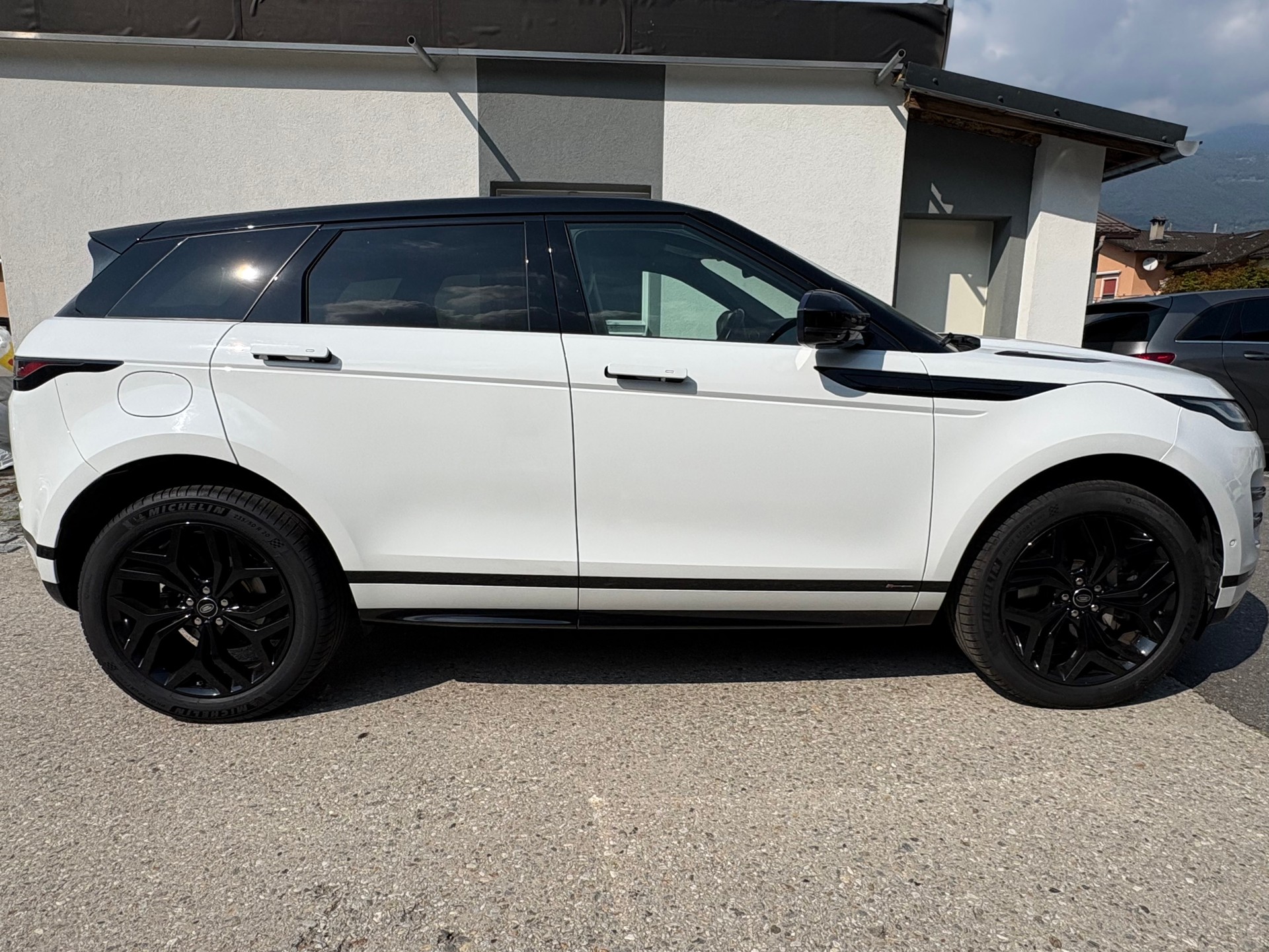 LAND ROVER Range Rover Evoque R-Dynamic P 200 S AT9-image-4