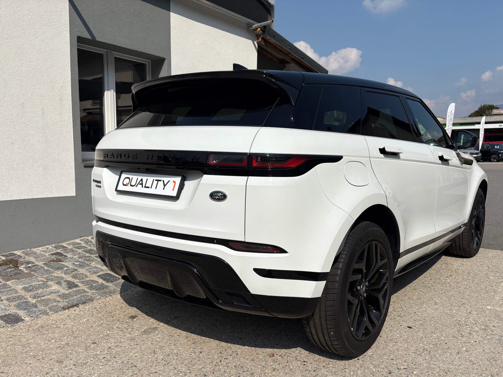 LAND ROVER Range Rover Evoque R-Dynamic P 200 S AT9-image-3