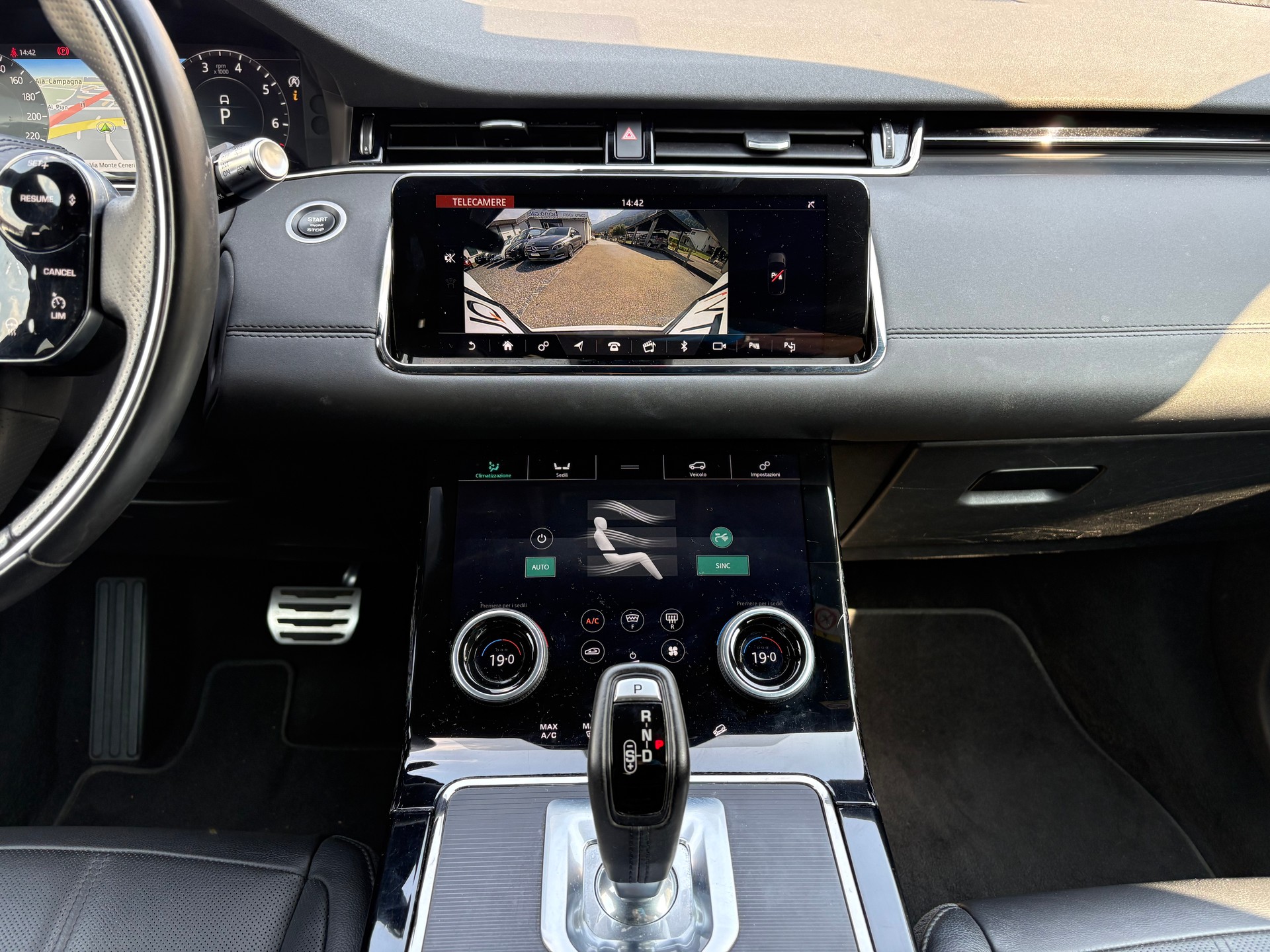 LAND ROVER Range Rover Evoque R-Dynamic P 200 S AT9-image-12