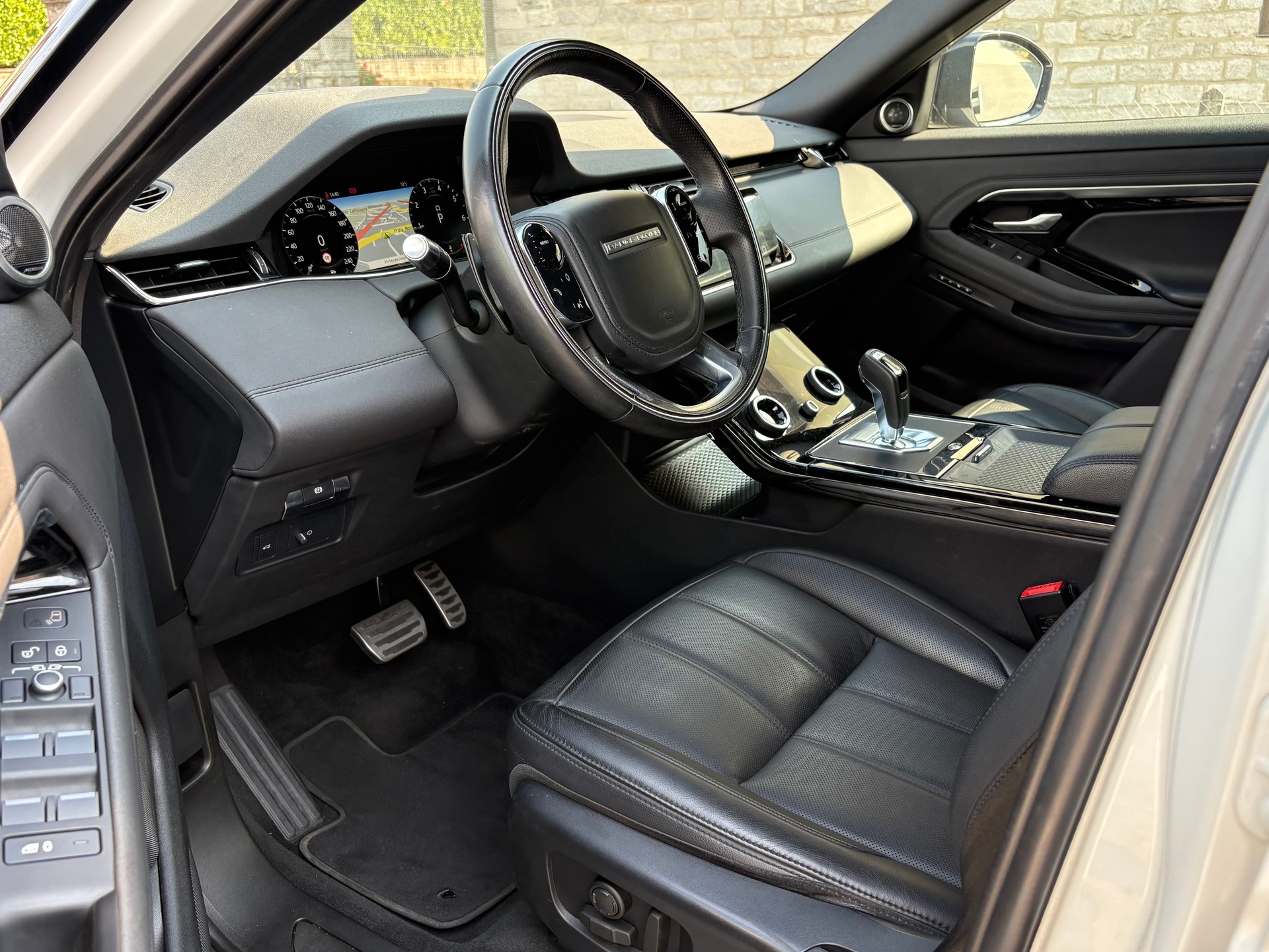 LAND ROVER Range Rover Evoque R-Dynamic P 200 S AT9-image-8