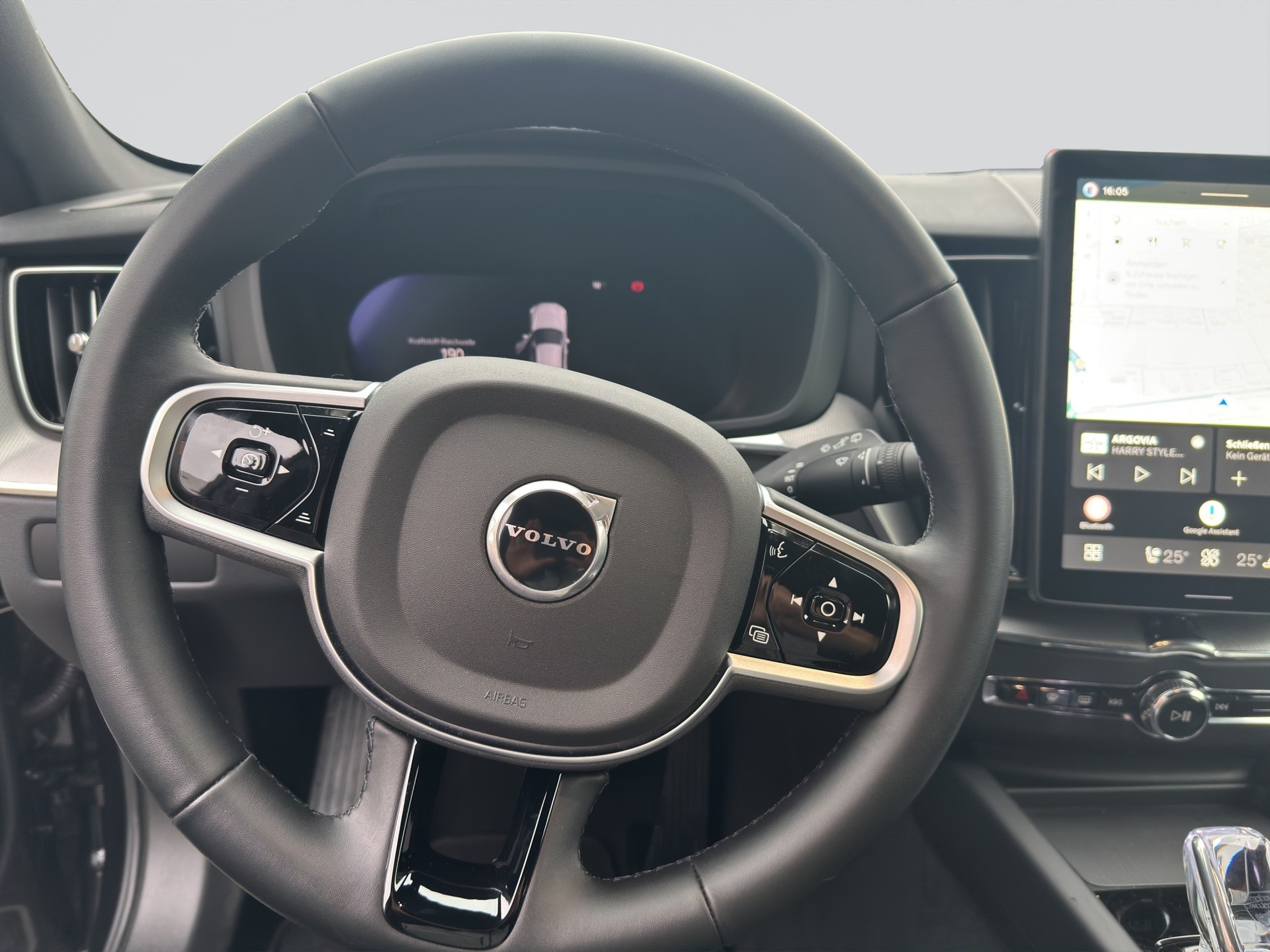 VOLVO XC60 B5 Benzin Mild Hybrid AWD Plus Black Edition Geartronic-image-8