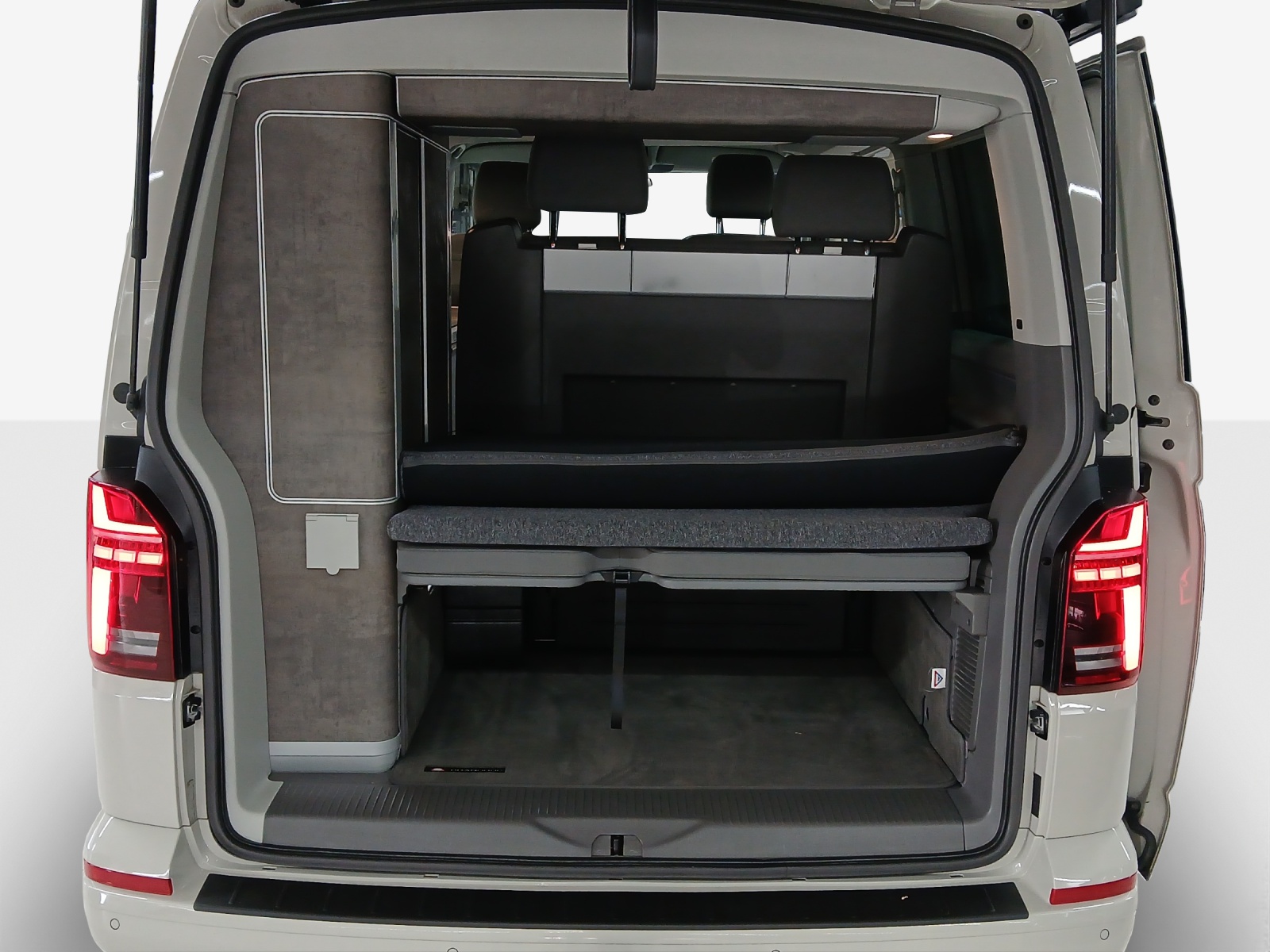VW T6.1 California 2.0 TDI Ocean Liberty DSG-image-12