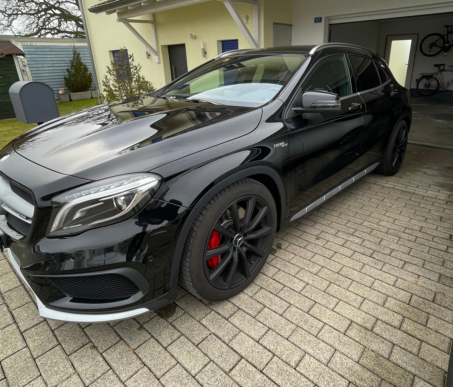 MERCEDES-BENZ GLA 45 AMG 4m-image-0
