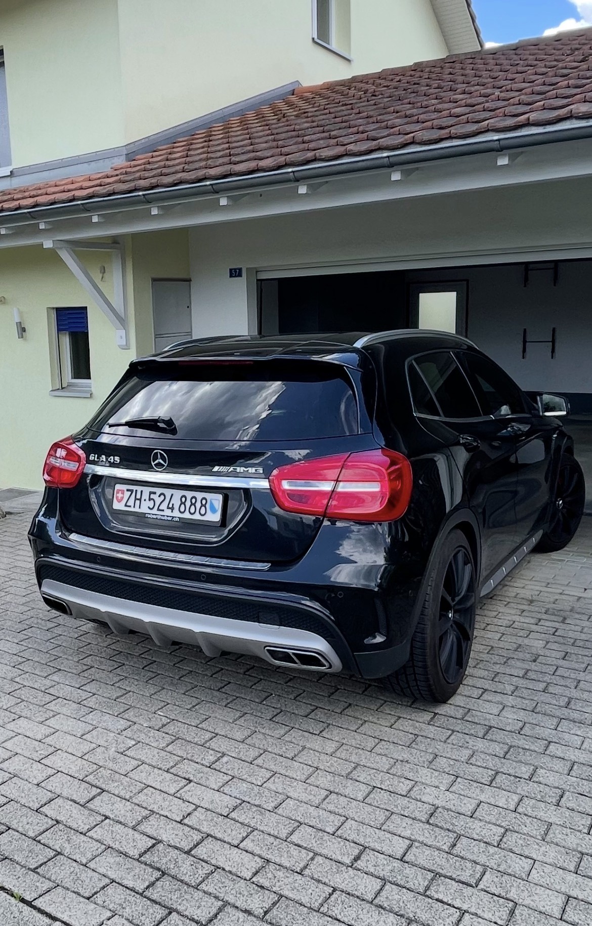 MERCEDES-BENZ GLA 45 AMG 4m-image-1