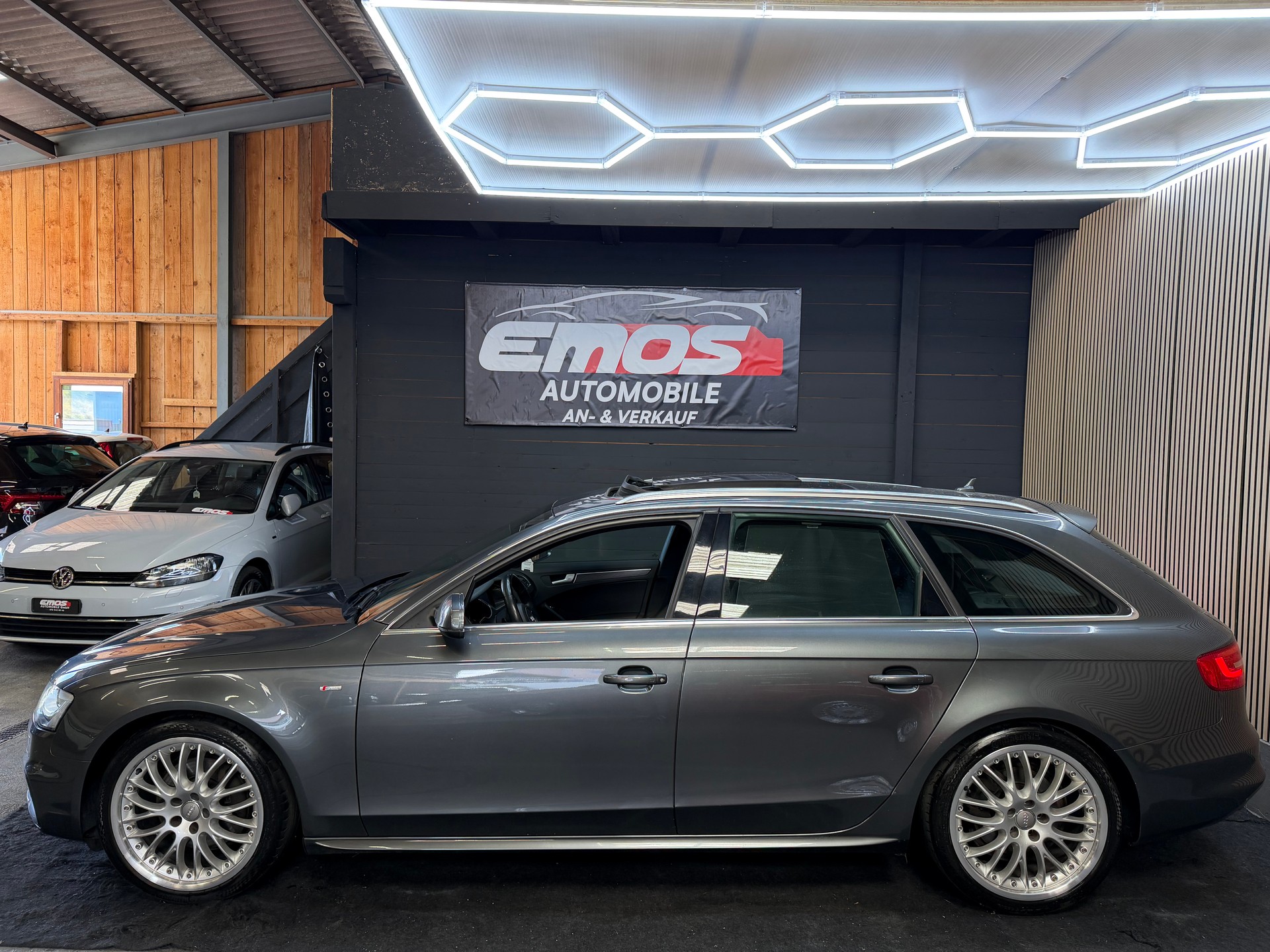 AUDI A4 Avant 3.0 TDI quattro S-tronic-image-3