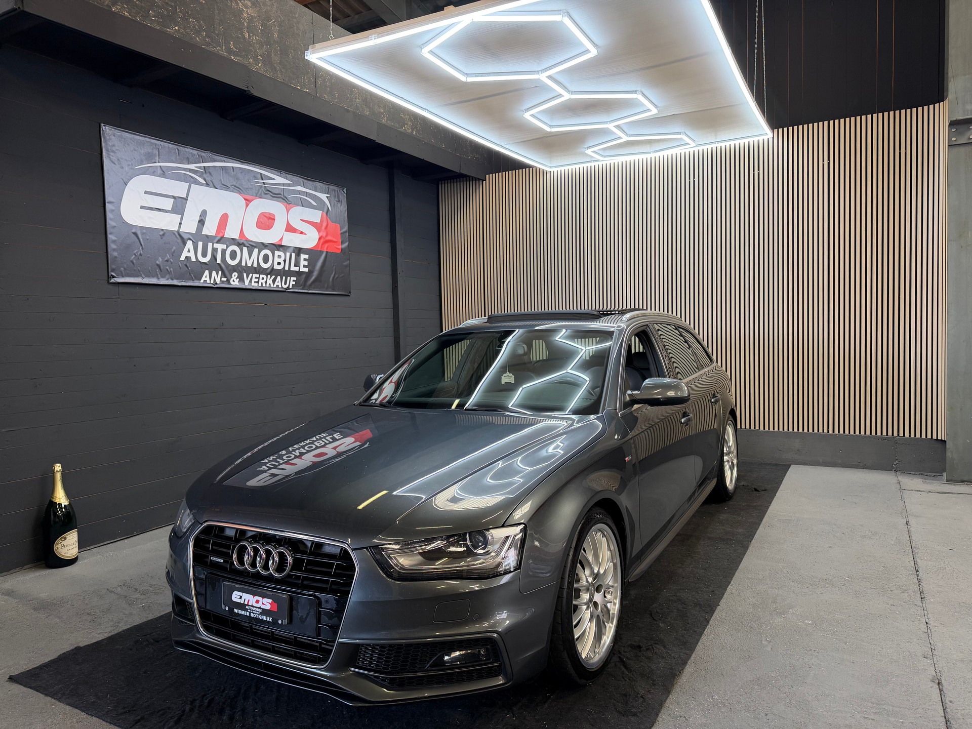 AUDI A4 Avant 3.0 TDI quattro S-tronic-image-0